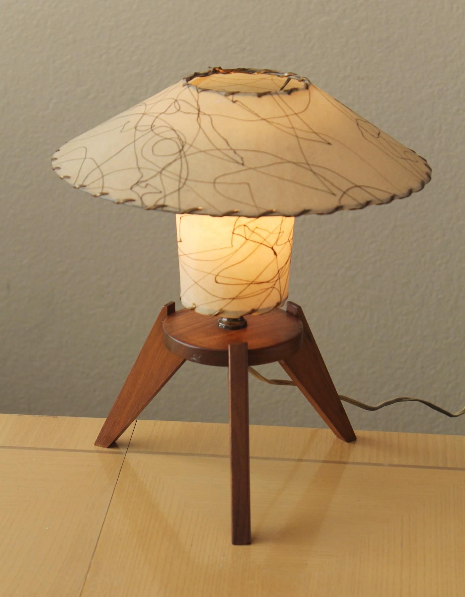Hand-Crafted Glorious MId Century Danish Modern Atomic Fiberglass Shade Table Lamp 1950s For Sale