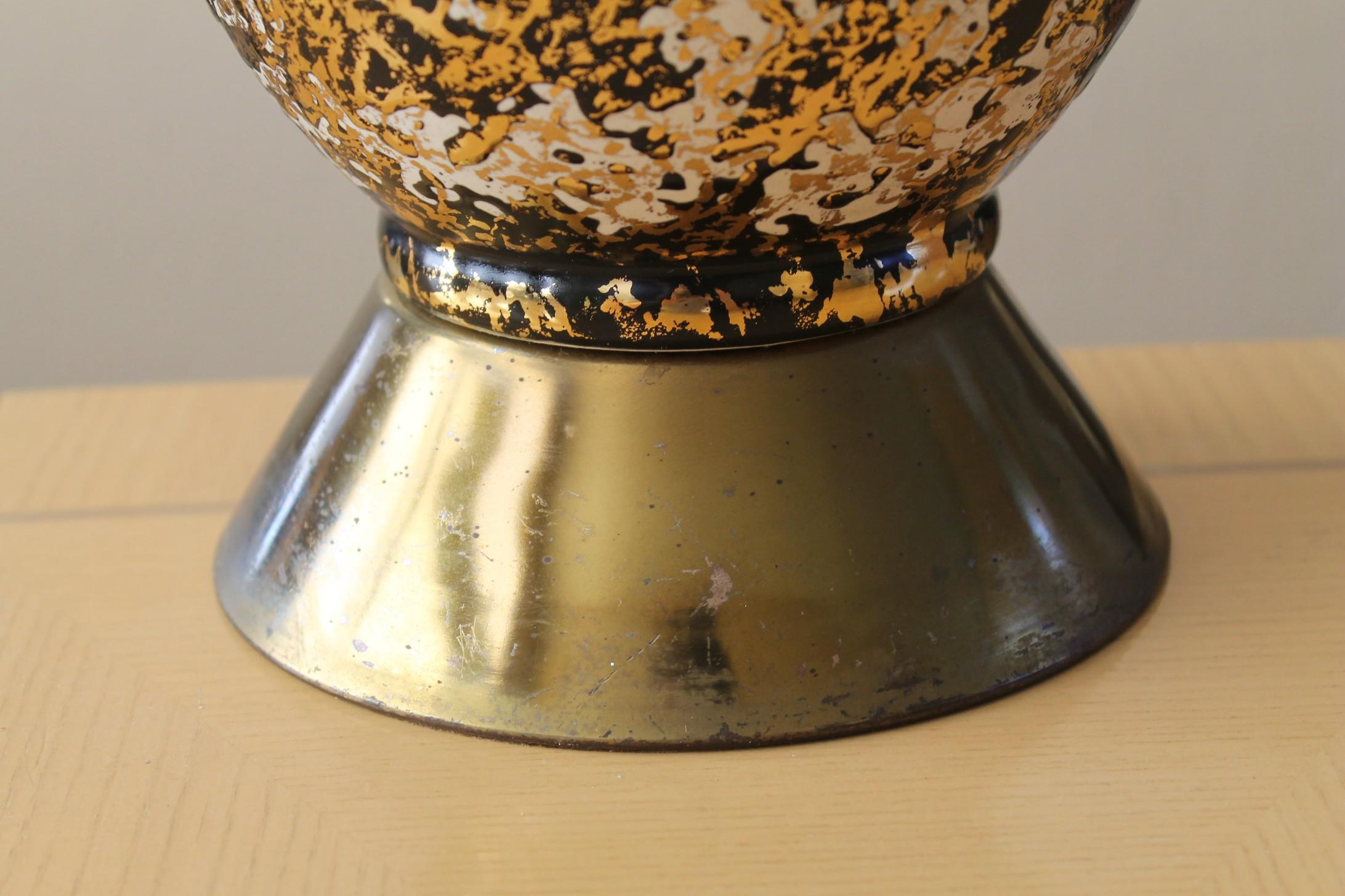 20th Century Glorious Mid Century Modern Atomic Table Lamp. Black White 24kt Gold 1950s For Sale