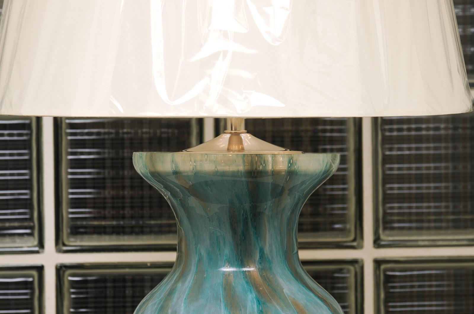 Fin du 20e siècle Paire de vases Murano vintage en turquoise pâle transformés en lampes sur mesure en vente