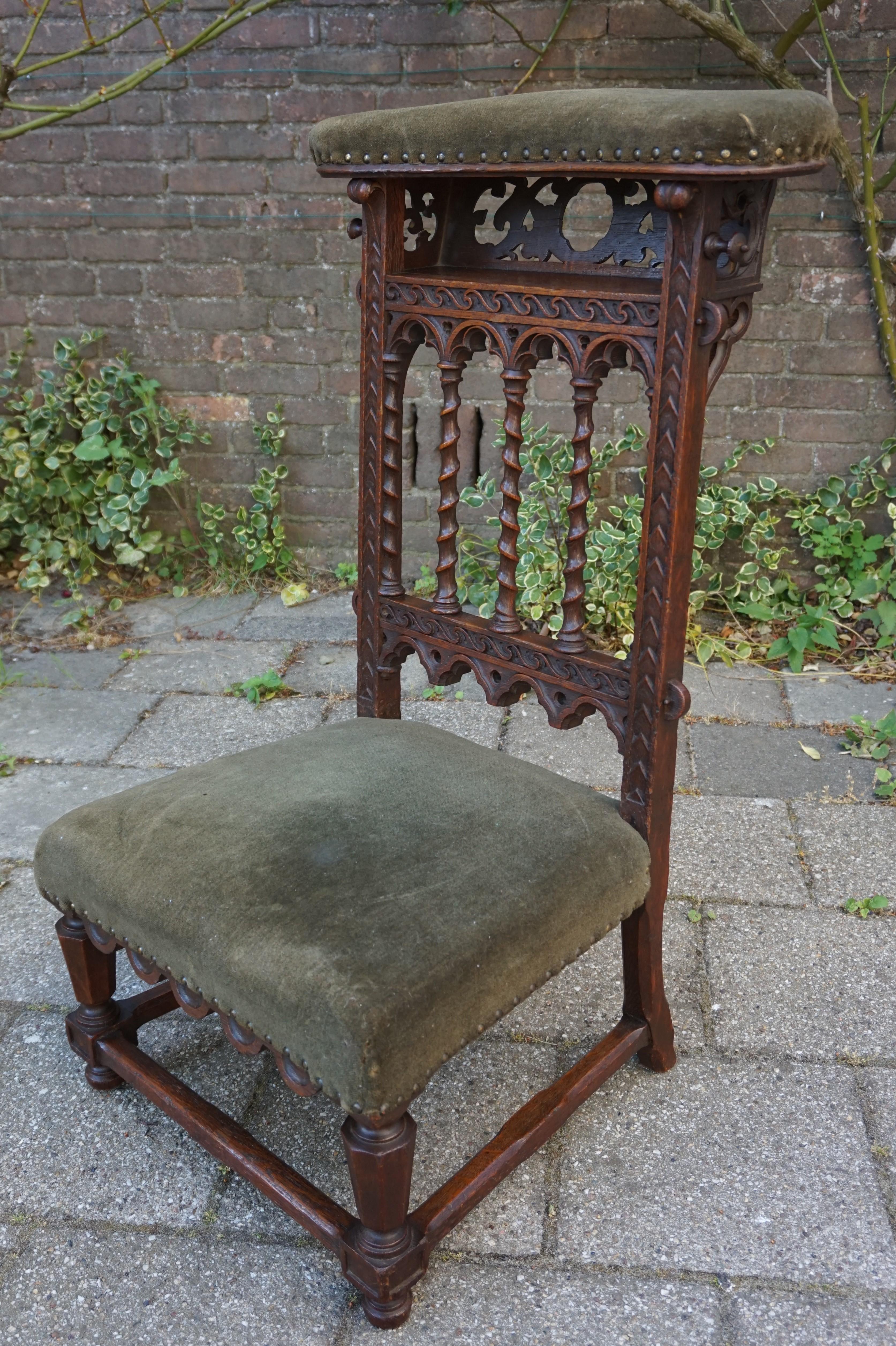 Gloriously Hand Carved & Great Condition Antique Gothic Revival Pray Chair 1800s 9