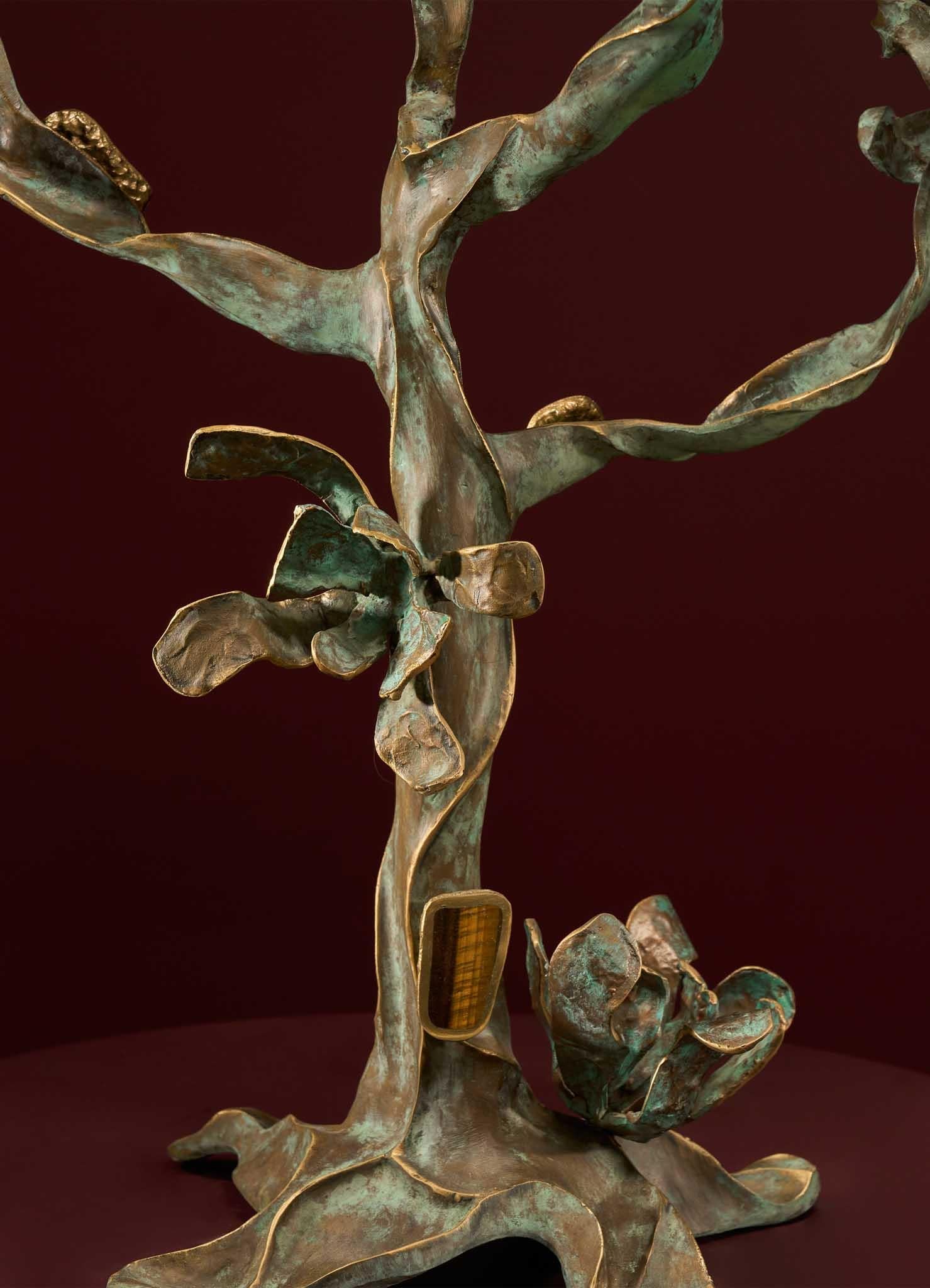 Candelabro Glory Lily in ottone, Viya di Vikram Goyal in vendita 2