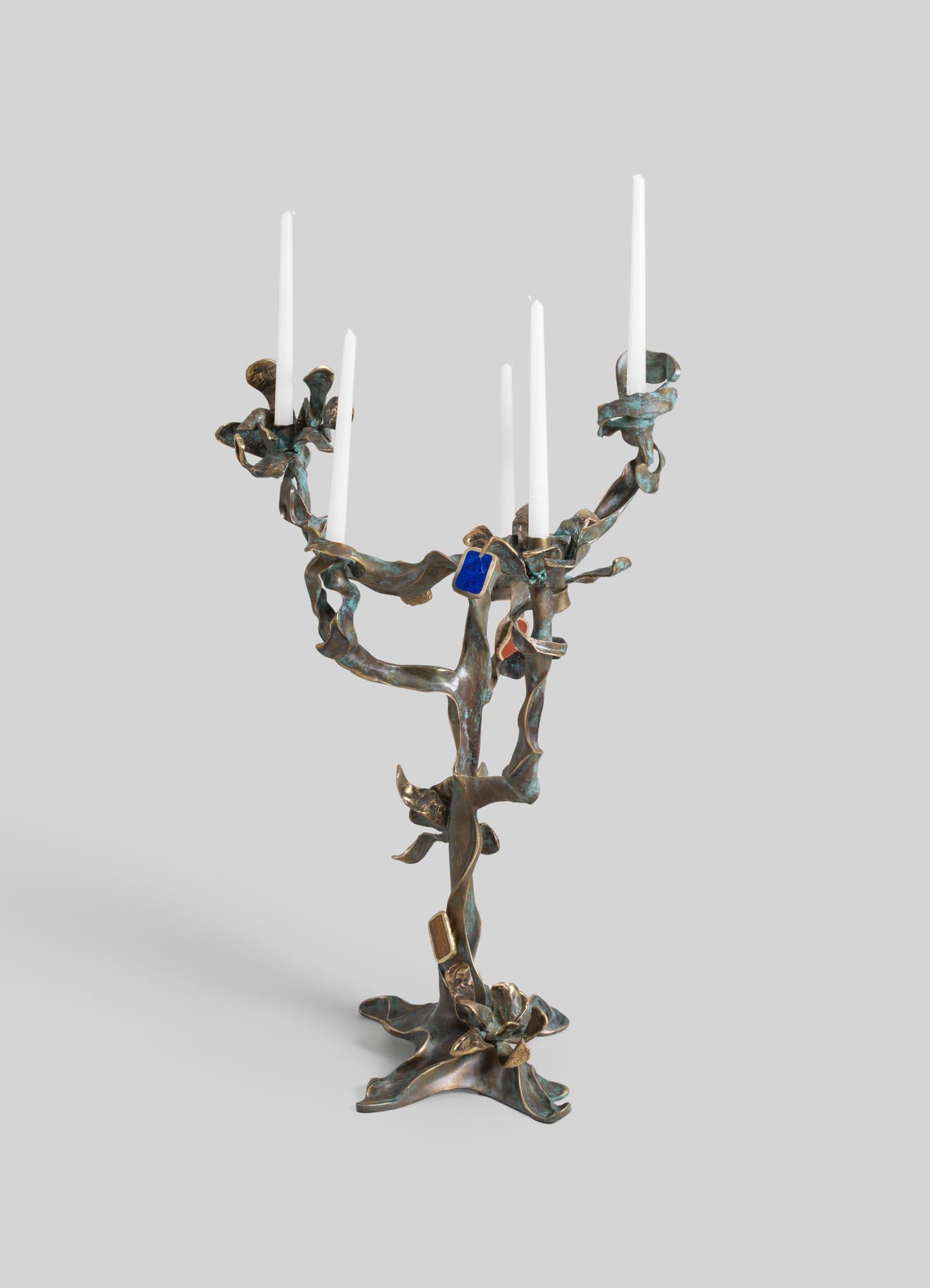 Candelabro Glory Lily de latón, Viya by Vikram Goyal Vaciado en venta
