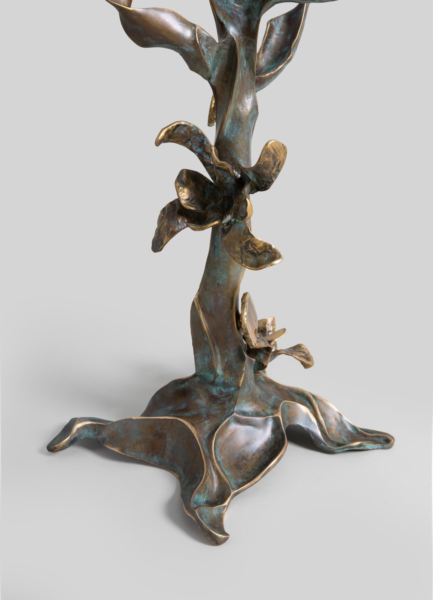 Candelabro Glory Lily de latón, Viya by Vikram Goyal en Nuevo estado para la venta en Noida, DL