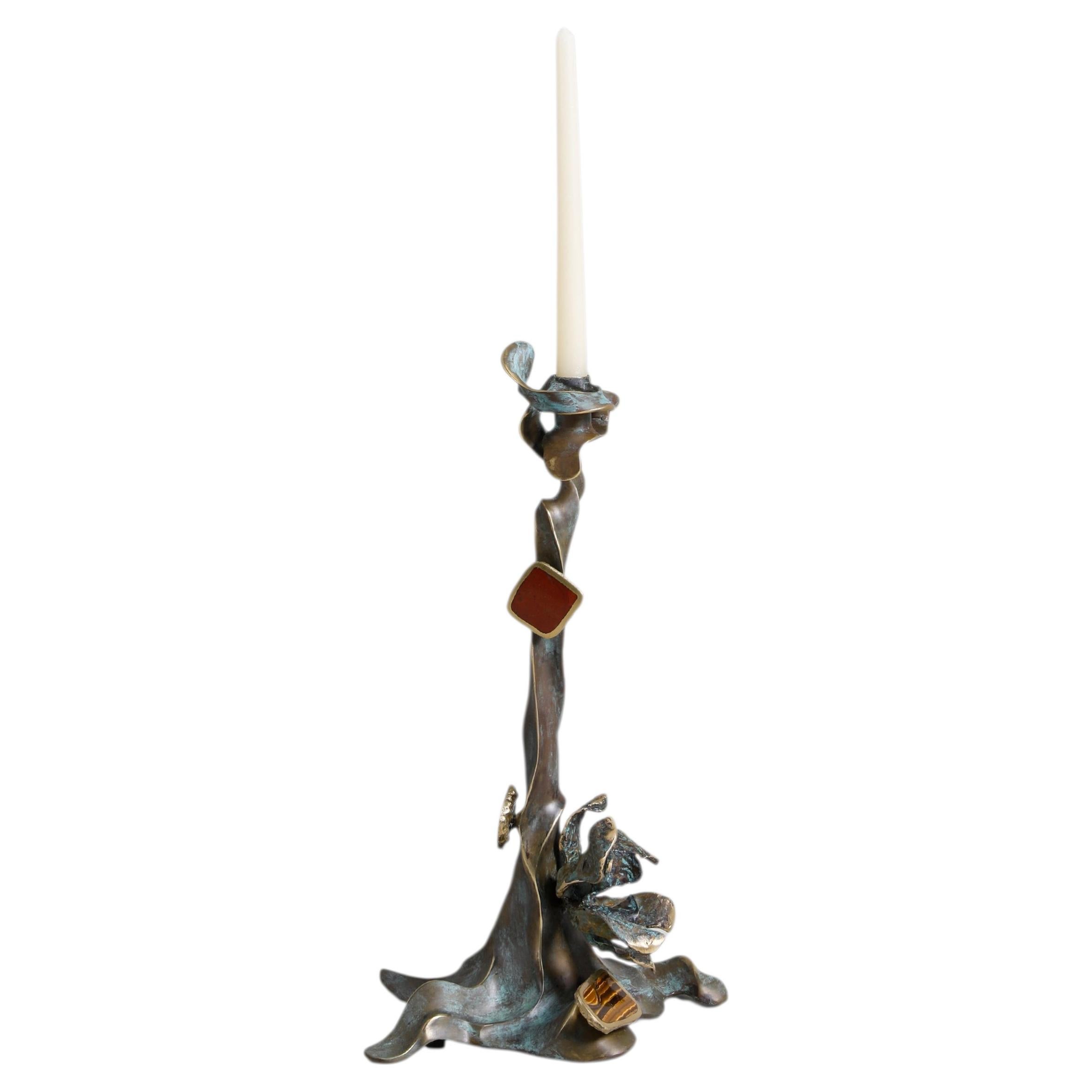Handgefertigter Kerzenhalter „Glory Lily Large“ aus Messing, Viya von Vikram Goyal im Angebot