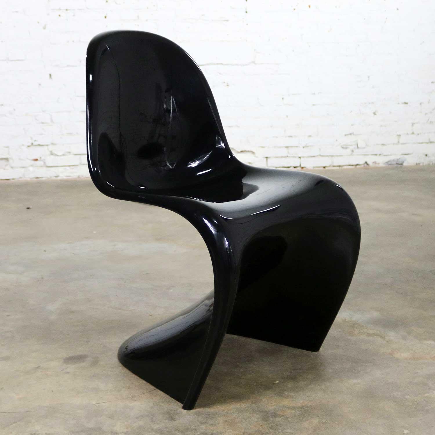20th Century Gloss Black Verner Panton Chair Classic Molded S Chair by Vitra Signed