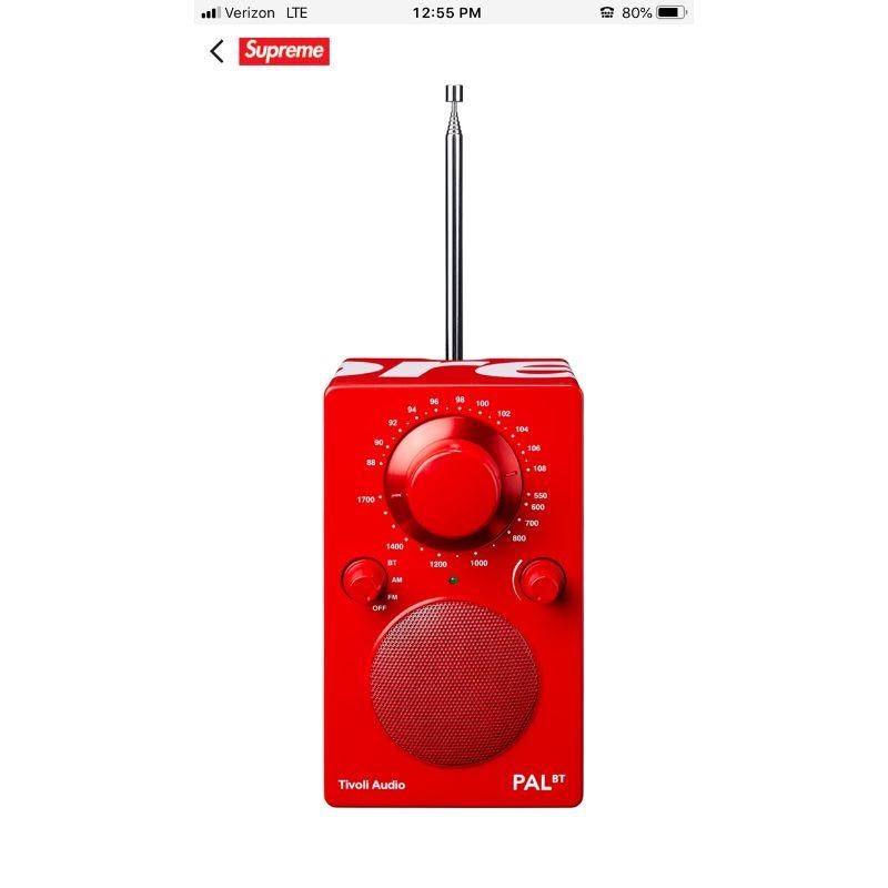 Rot glänzend Supreme®/Tivoli® Pal BT Audio Bluetooth-Lautsprecher

Zusätzliche Informationen:
Konnektivität: Bluetooth
Modell: PAL BT
Typ: Tragbares Lautsprechersystem
100% authentisch!!!
Zustand: Brandneu in der Originalverpackung