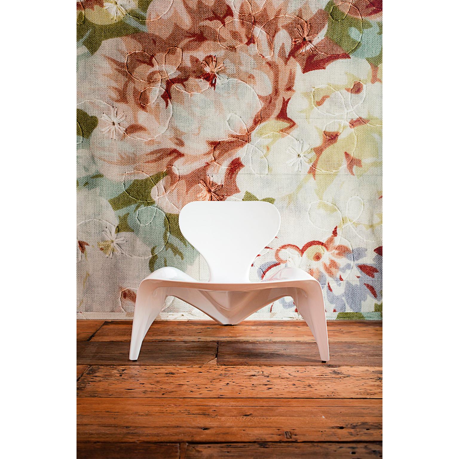 Autre Chaise basse Isetta en blanc absolu brillant par Marc Whiting en vente