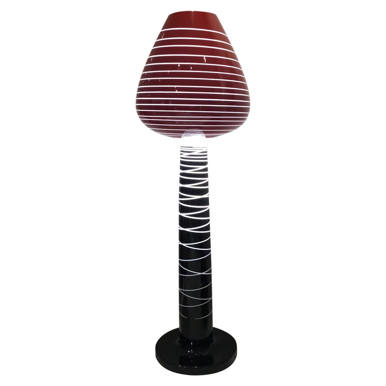 Stehlampe für den Innen- und Außenbereich von Marc Sadler, glänzend rot und schwarz lackiert im Angebot