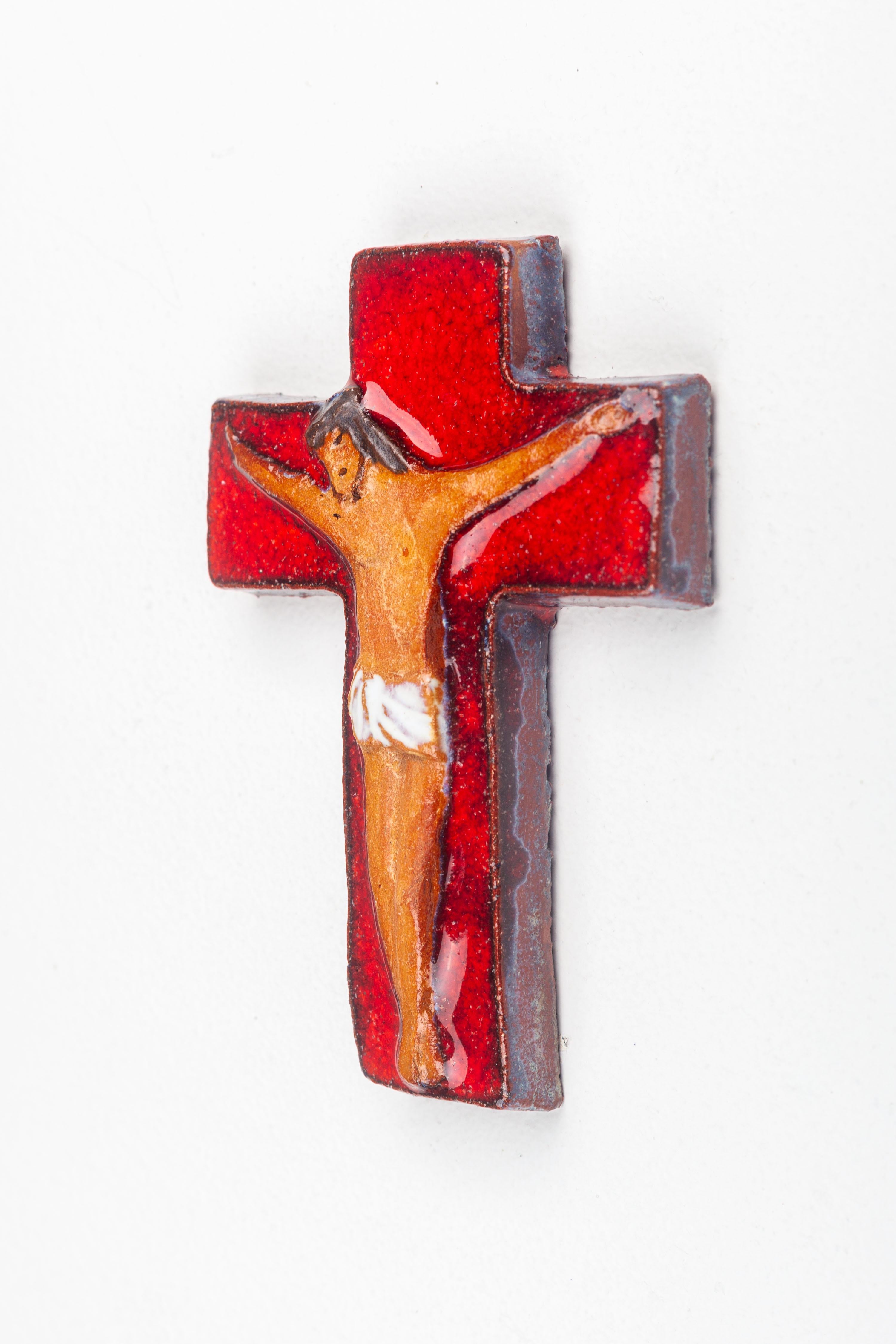 Glossy Red Ceramic Cross with Abstract Matte Christ Figure in Earth Tones In Good Condition For Sale In Chicago, IL