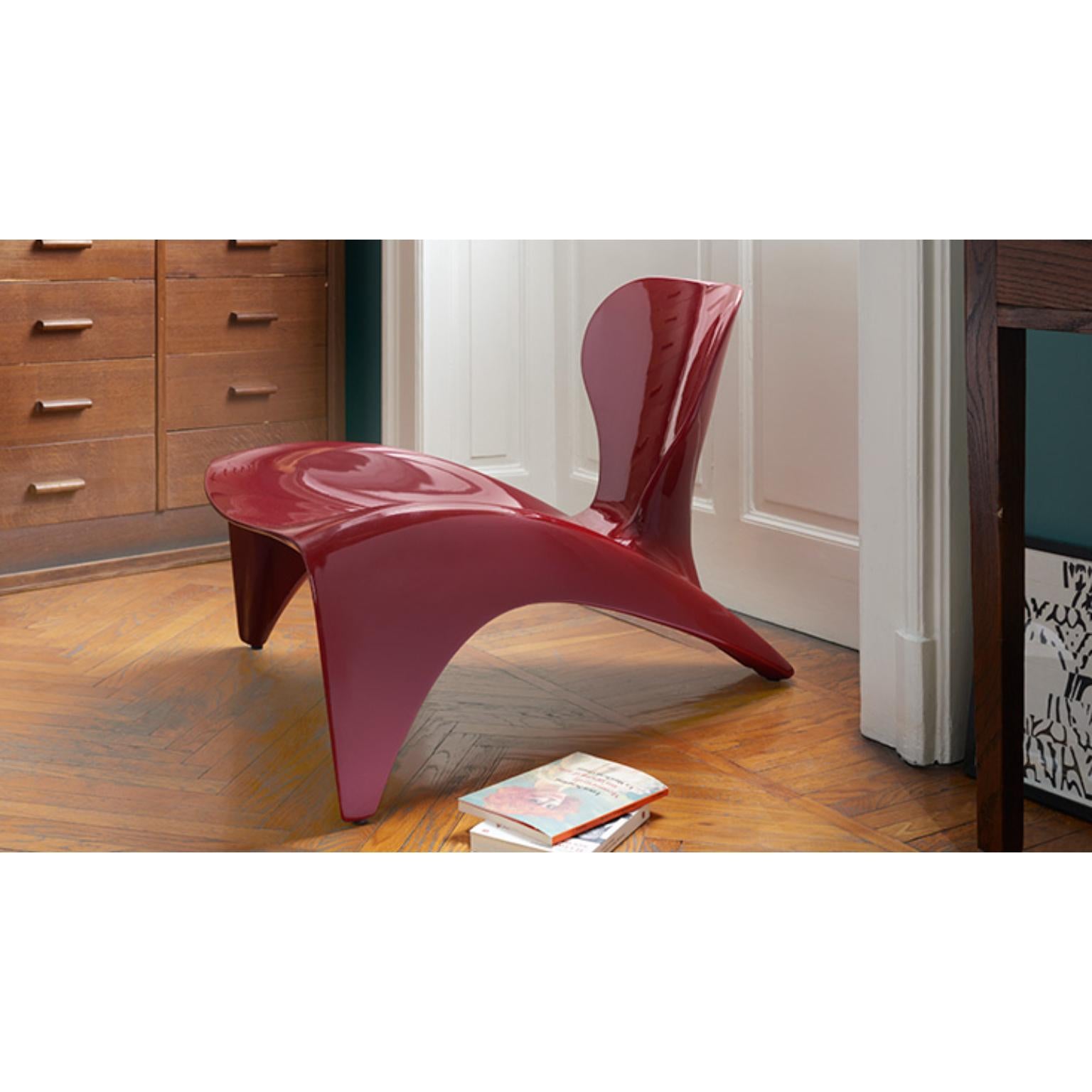 Glossy Supreme Red Isetta Low Chair by Marc Sadler
Dimensions: D 86 x W 78 x H 62 cm. Seat Height: 32 cm.
Materials: Polyurethane.
Weight: 13 kg.

Available in different lacquered color options. Available in glossy or matte finishes. This product is