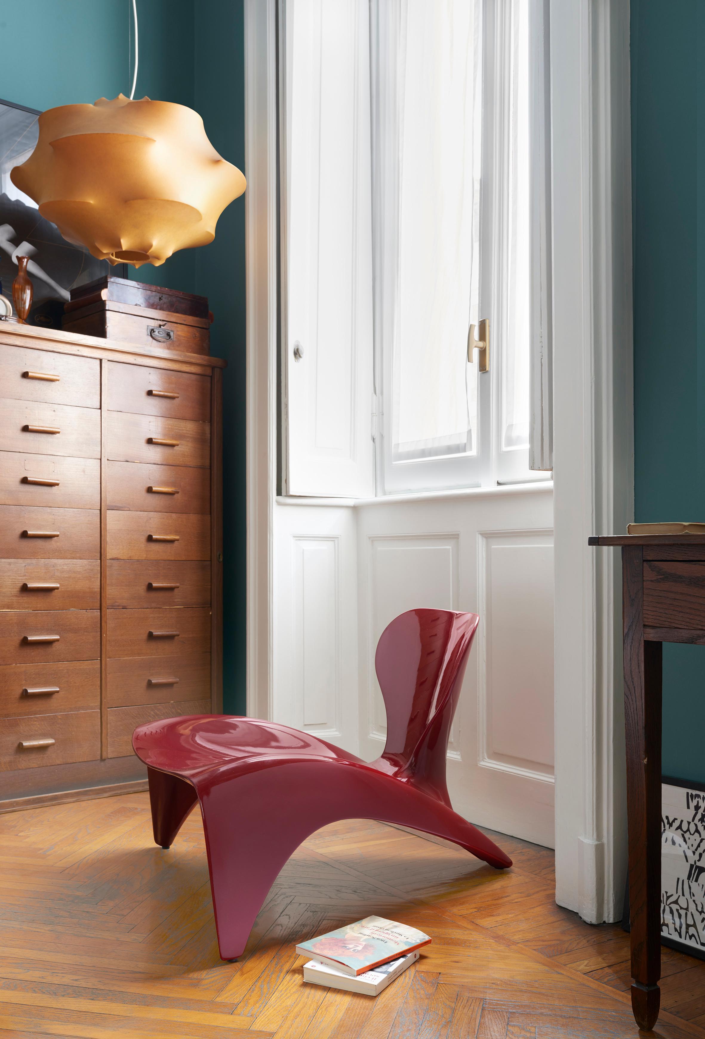 Glänzender Supreme Red Isetta Low Chair von Marc Sadler (Postmoderne) im Angebot