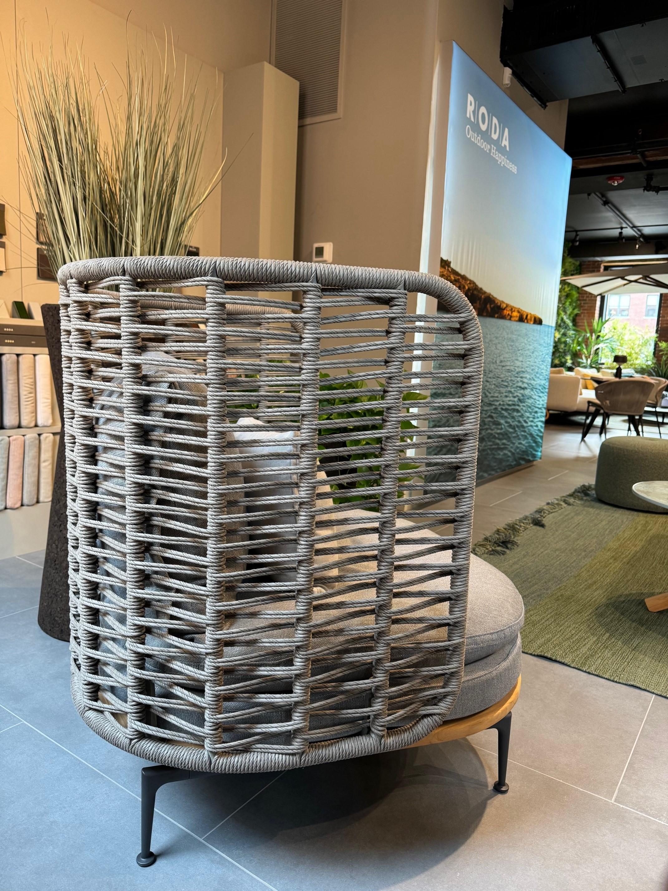 Modern Gloster Mistral Outdoor Lounge Chair, Designed by Henrik Pedersen For Sale