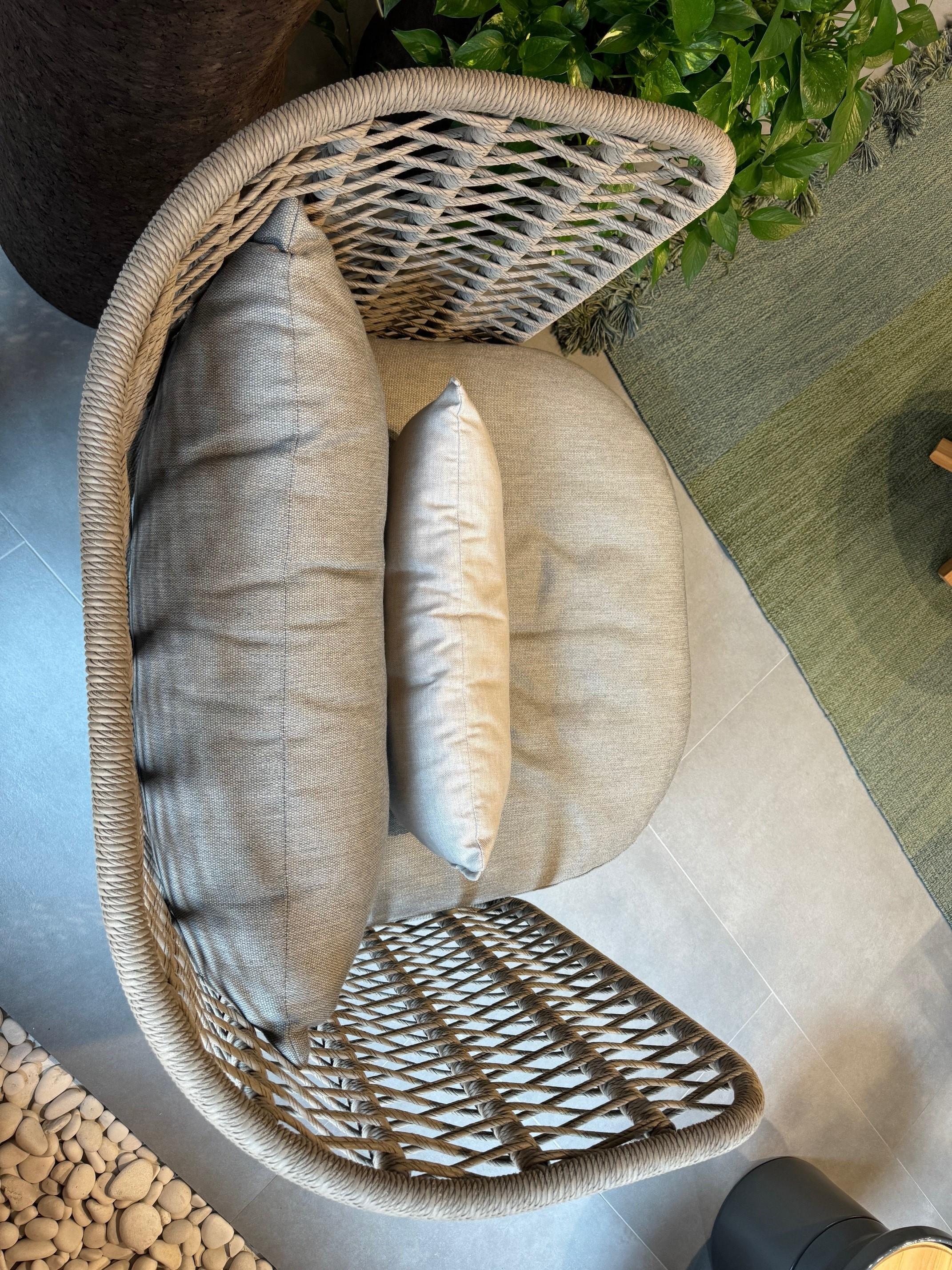 American Gloster Mistral Outdoor Lounge Chair, Designed by Henrik Pedersen For Sale
