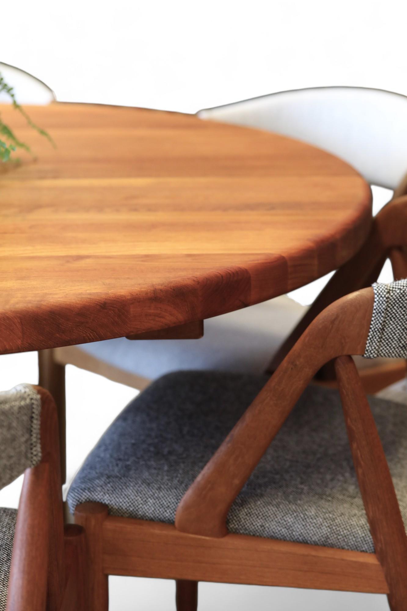 Glostrup round dining table in solid teak, 60s 3