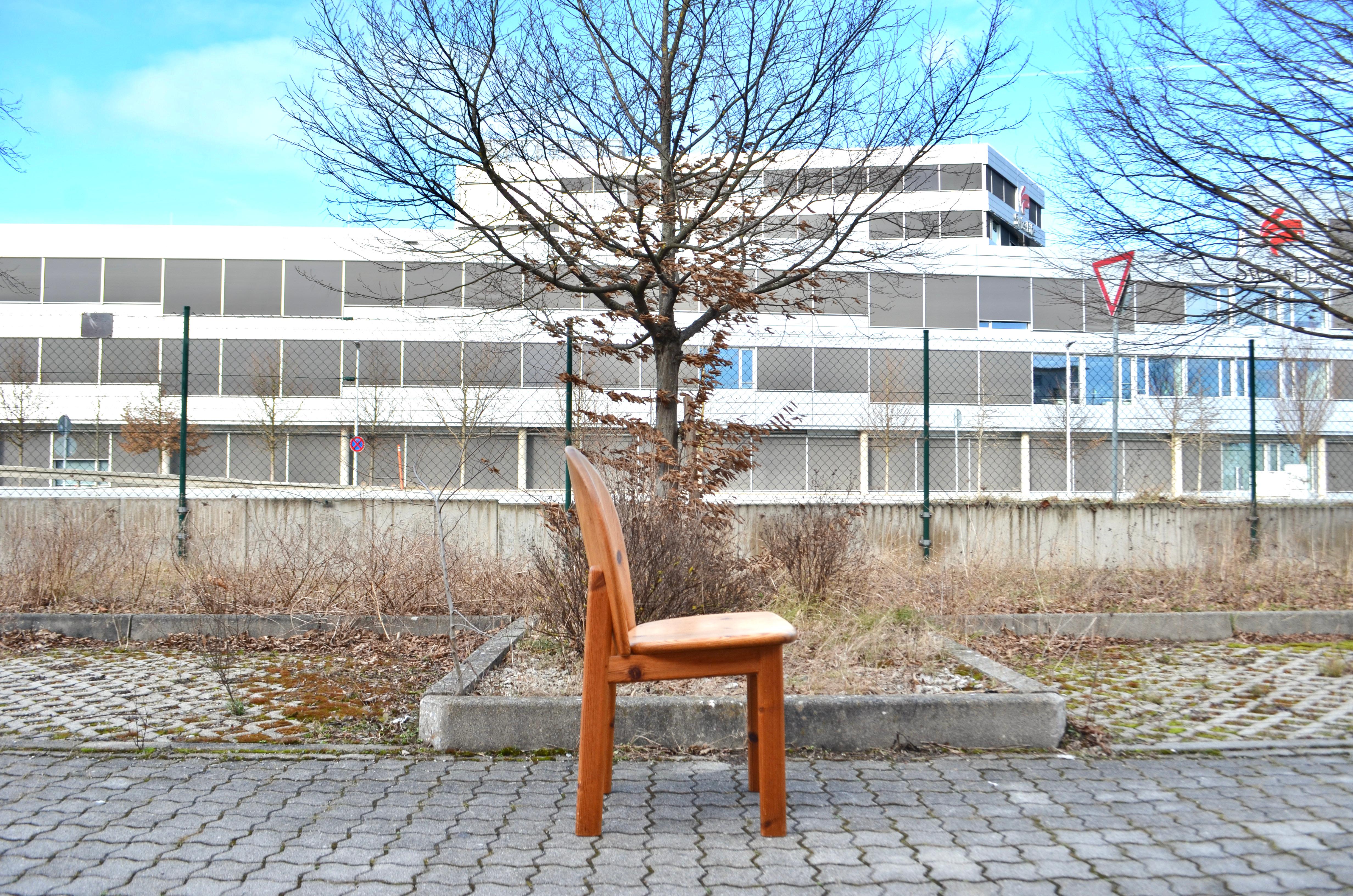 Glostrup Skandinavisches dänisches Esszimmer-Set aus Kiefernholz, 4x Stühle und Tisch im Angebot 8