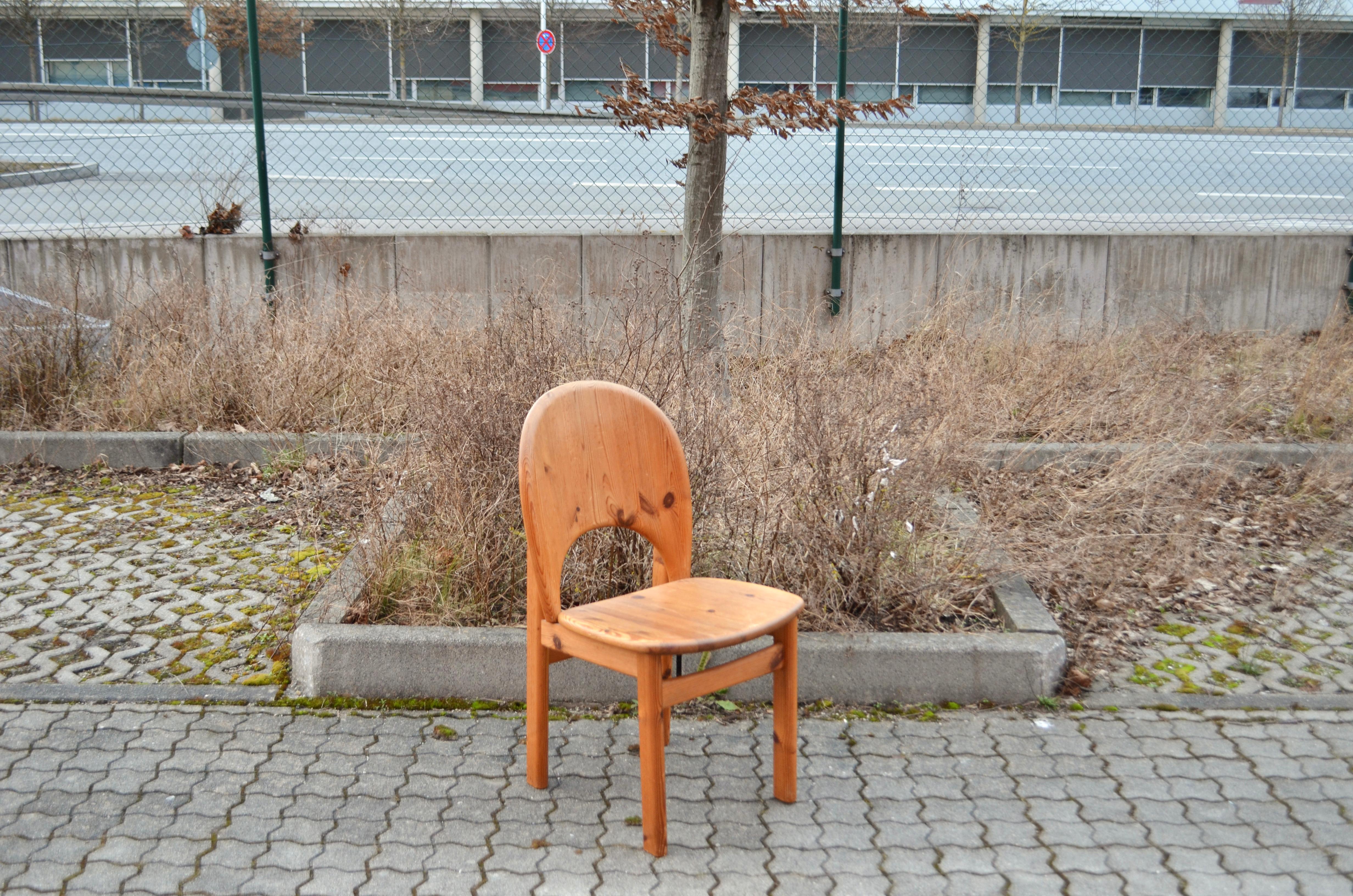 Glostrup Scandinavian Pine Danish Dining Set Ensemble 4x Chairs & Table For Sale 11