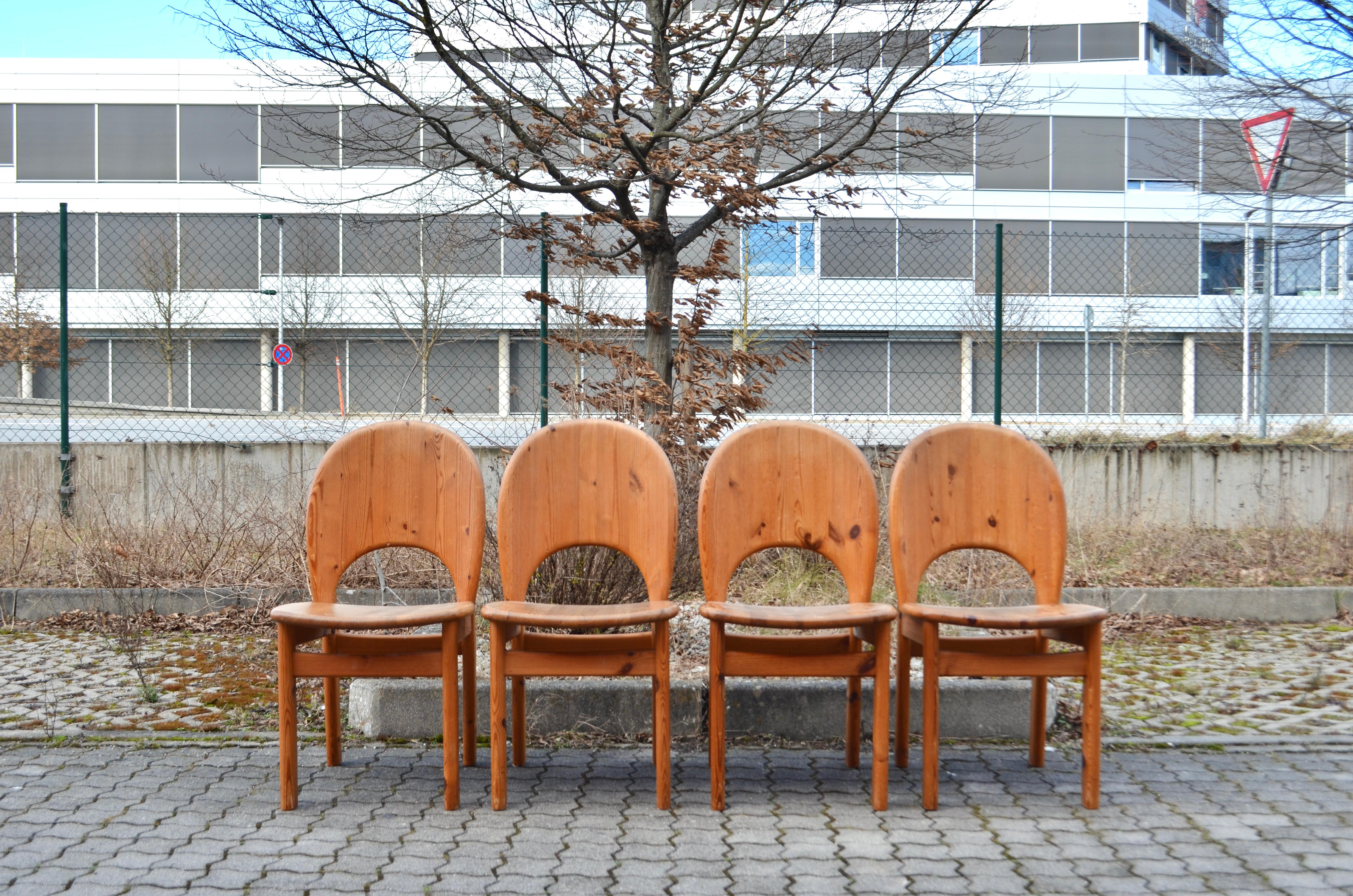 Legno Set da pranzo danese in pino scandinavo Glostrup 4x Sedie e tavolo in vendita