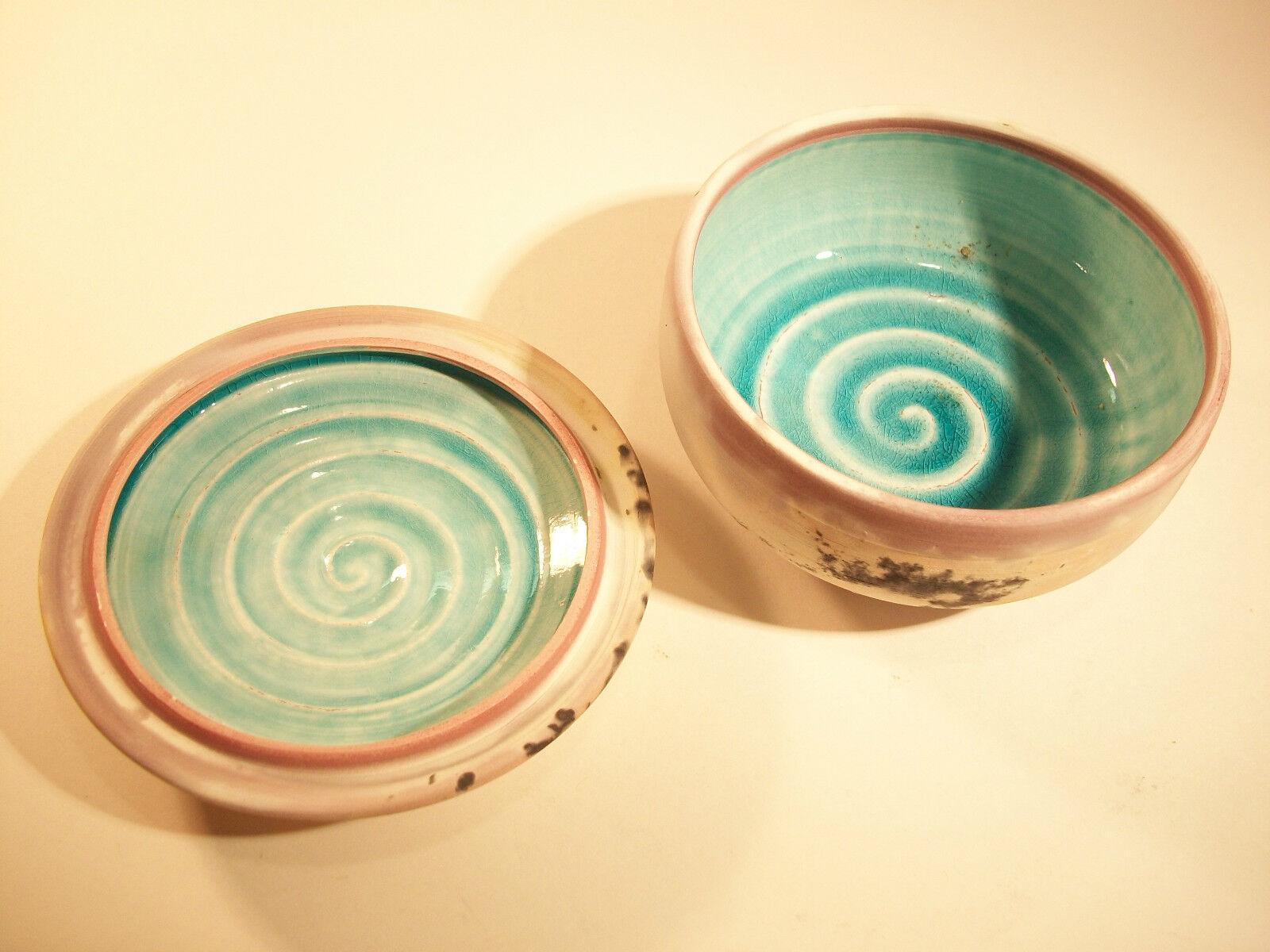 Ceramic GLOVER - Studio Pottery Raku Box - Turquoise Interior - Signed - Circa 1980's For Sale