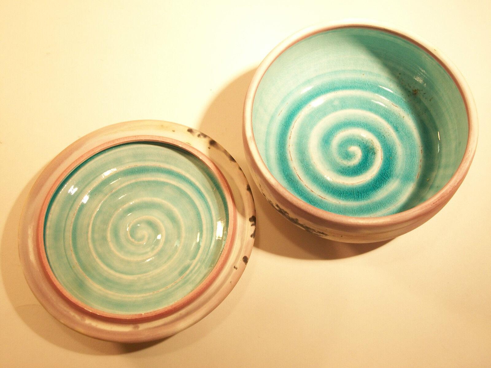 GLOVER - Studio Pottery Raku Box - Turquoise Interior - Signed - Circa 1980's For Sale 2