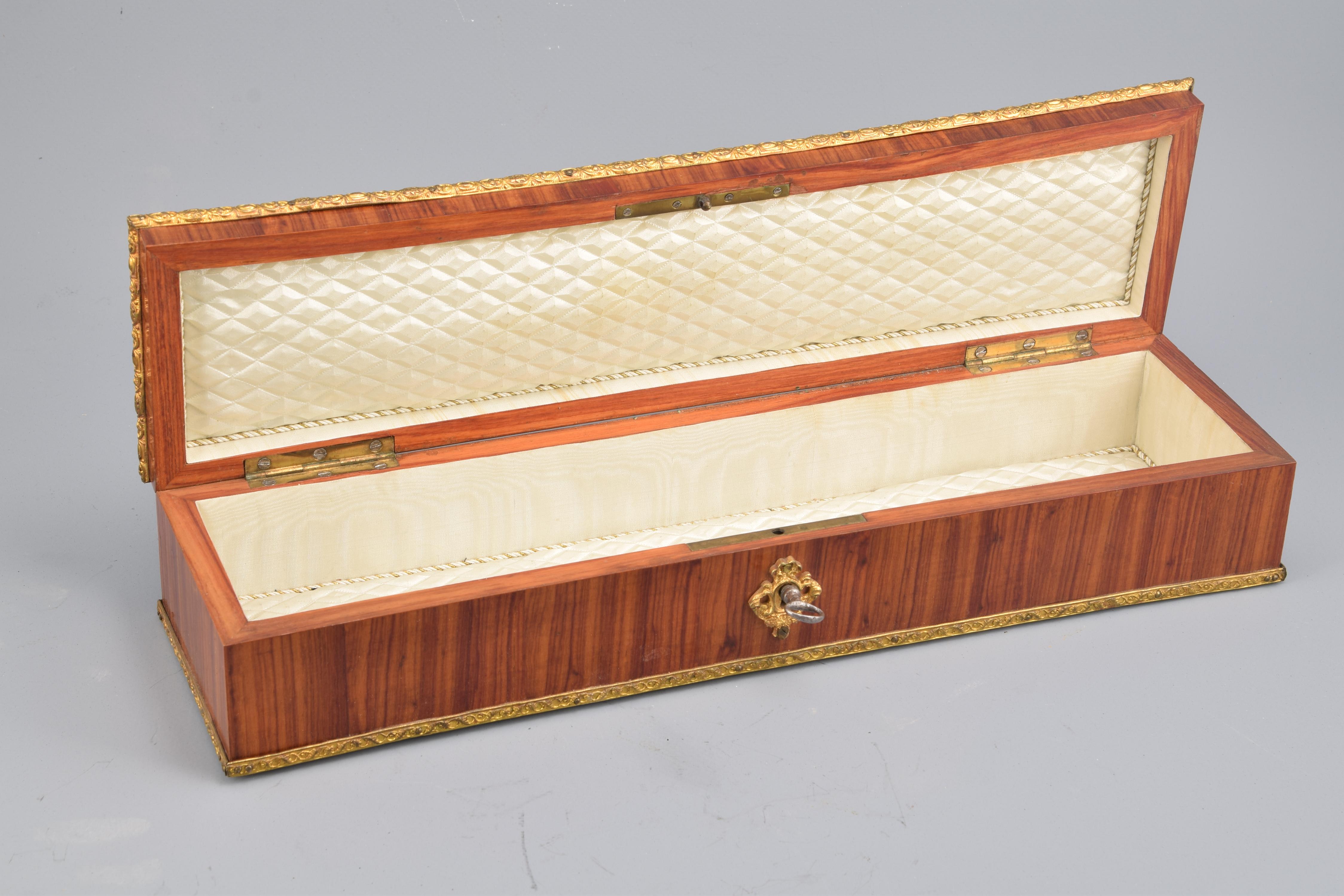Gloves or Fans Box, Marquetry, Rosewood, Bronze, 19th Century In Fair Condition In Madrid, ES