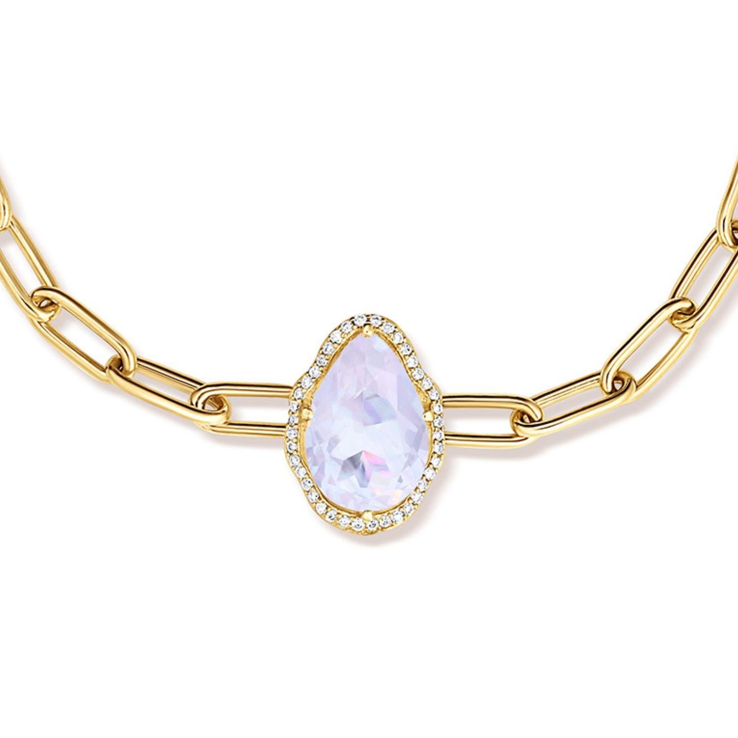 Glow Bracelet. 18K yellow gold (750/1000), with a 3.52 carat pear-cut lavender quartz and 0.1 carats of round brilliant-cut diamonds. 18K yellow gold chain with adjustable length of 17 cm.