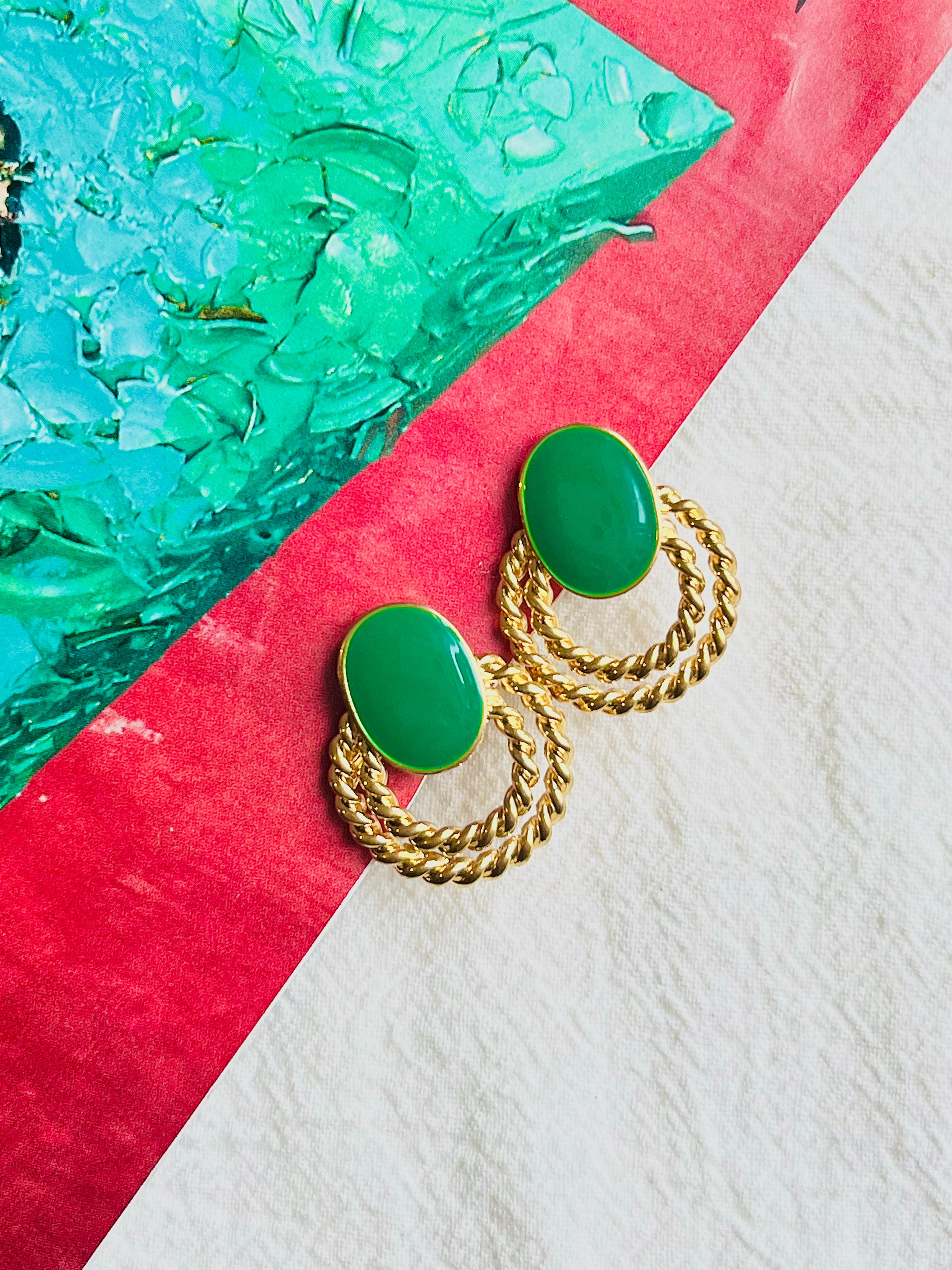 Art Deco Glow Green Oval Button Double Golden Circular Twist Openwork Retro Clip Earrings For Sale
