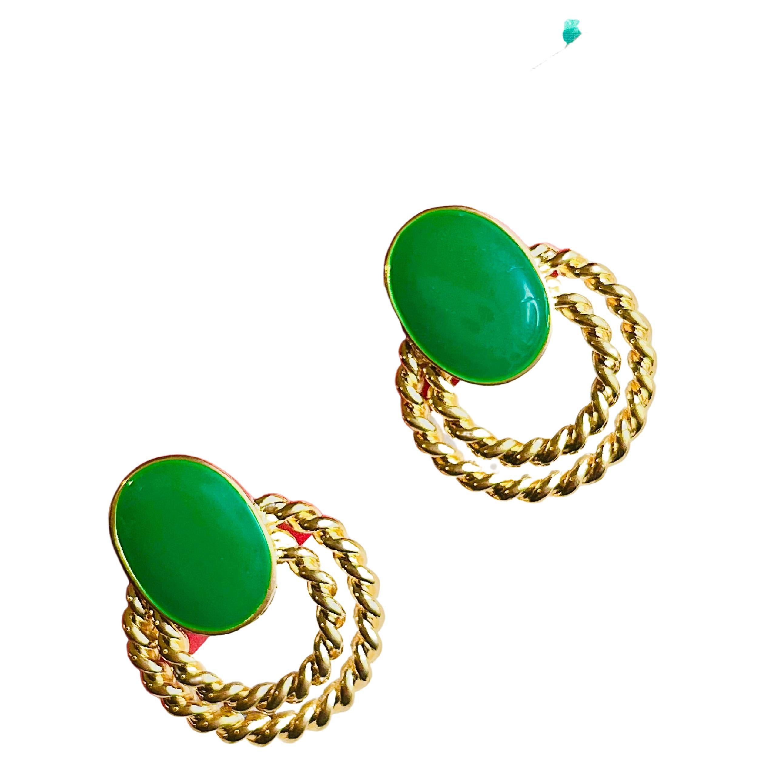 Glow Green Oval Button Double Golden Circular Twist Openwork Retro Clip Earrings For Sale