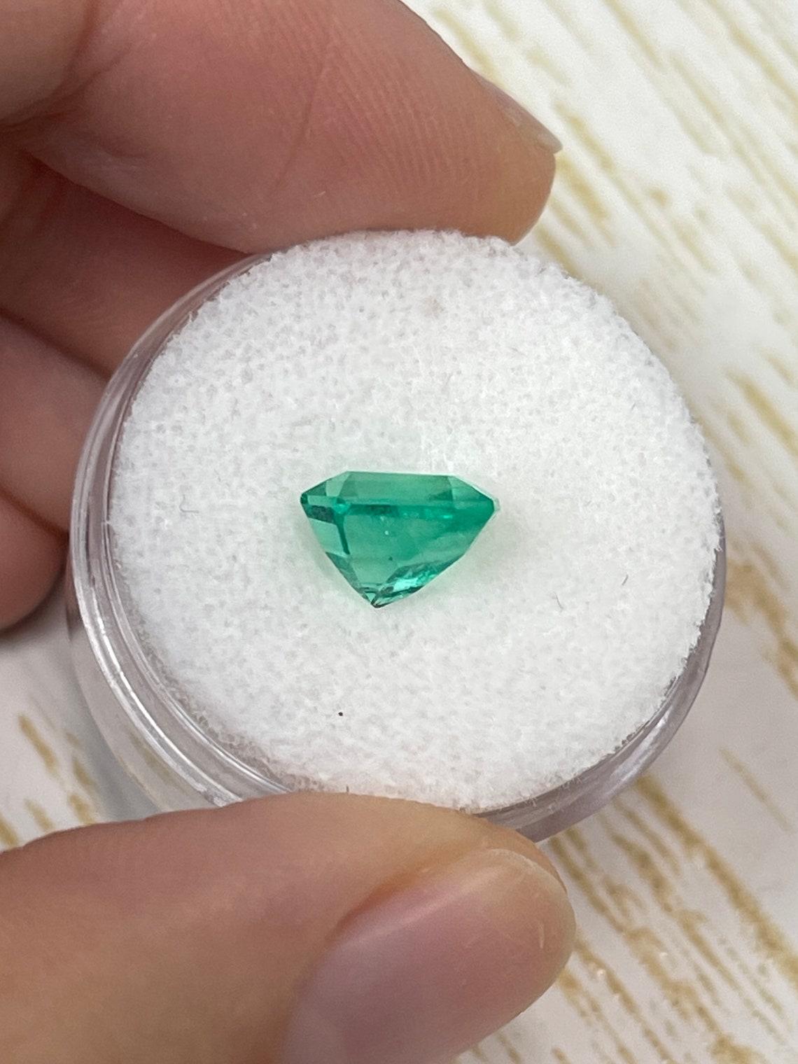 Gemma di smeraldo colombiano dal taglio smeraldo da 2,28 carati - Pietra di nascita di maggio in vendita 1