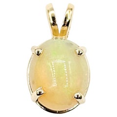 Pendentif Opale incandescente en or jaune 14k