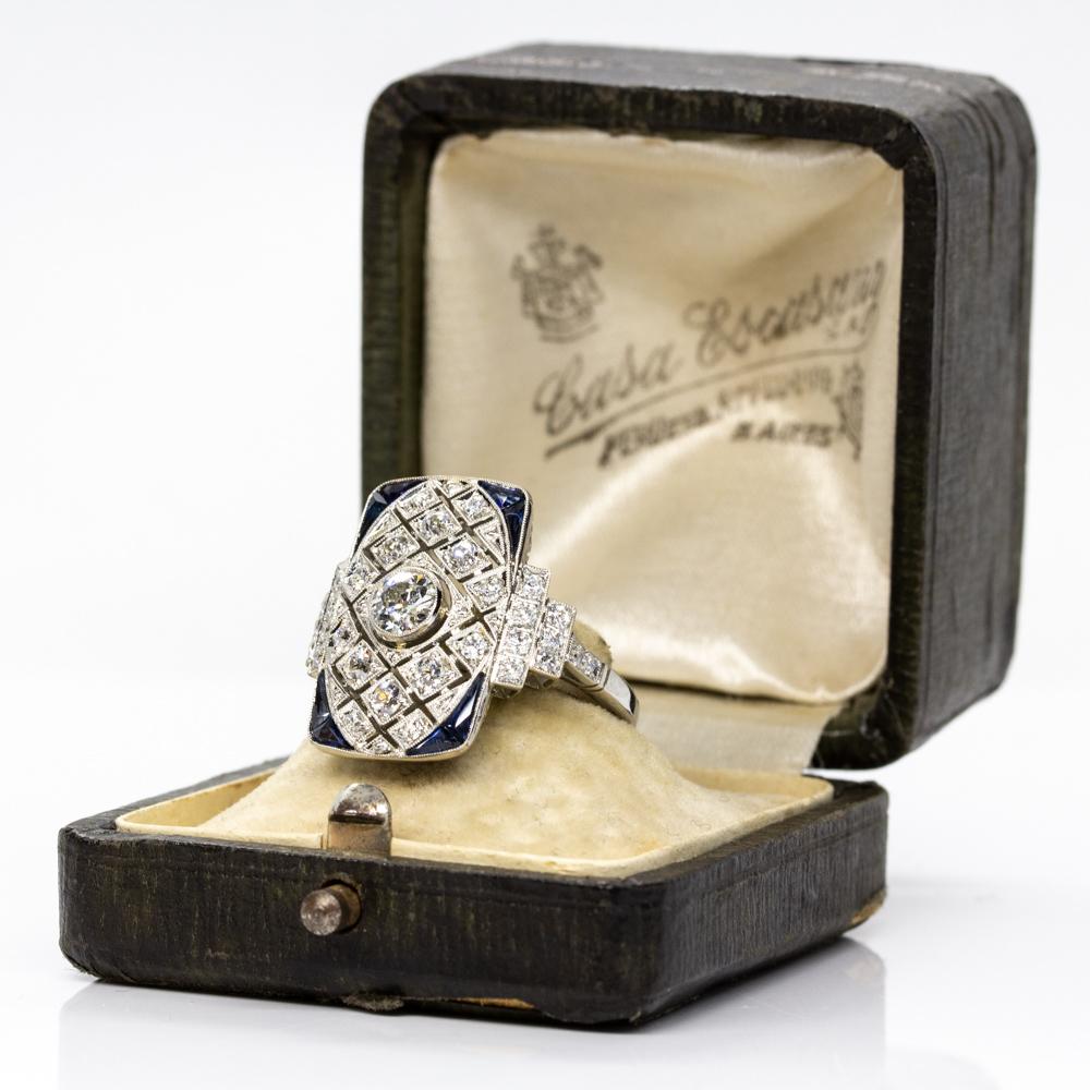 Glowing Platinum Diamonds and Sapphires Ring im Zustand „Hervorragend“ in Miami, FL