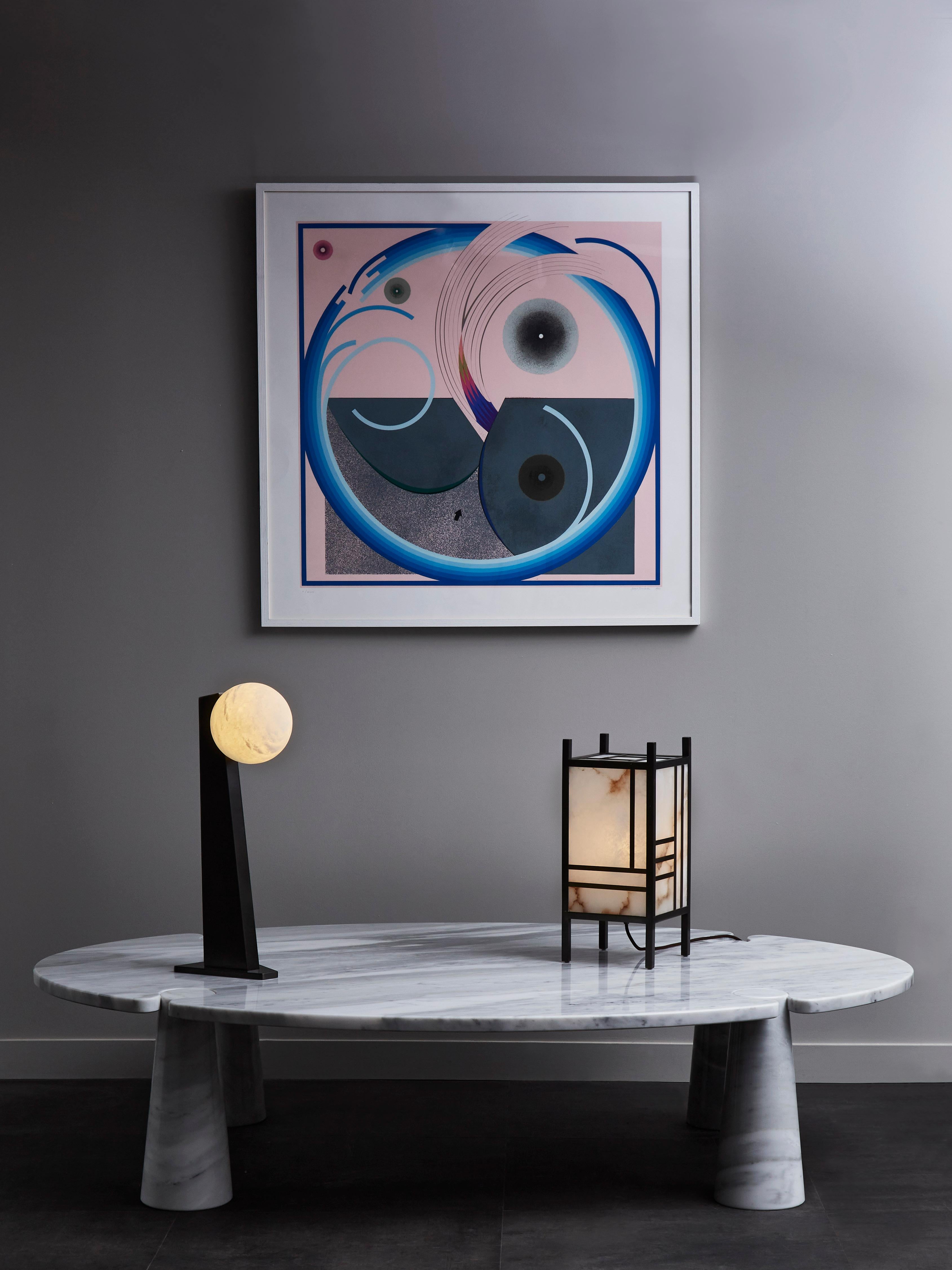 Luminaires Glustin asymétriques de table en laiton avec globe en albâtre en vente 1