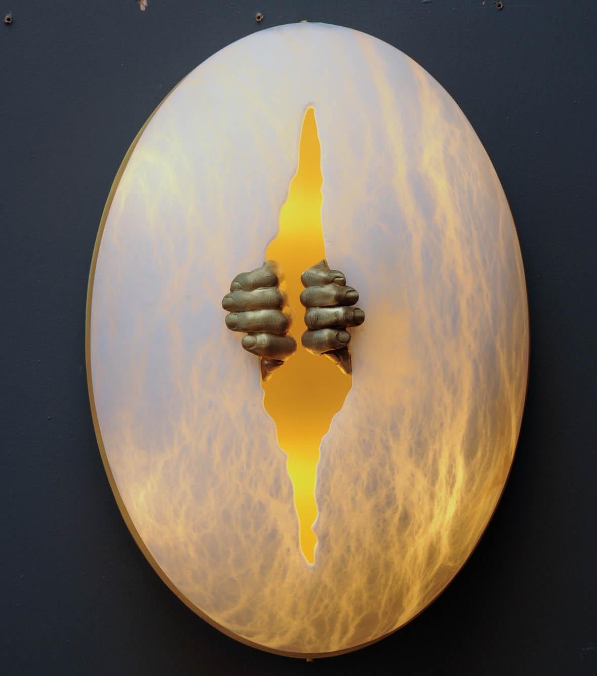 Glustin Luminaires Creation Alabaster and Brass Hands Wall Sconces In Excellent Condition For Sale In Saint-Ouen, IDF
