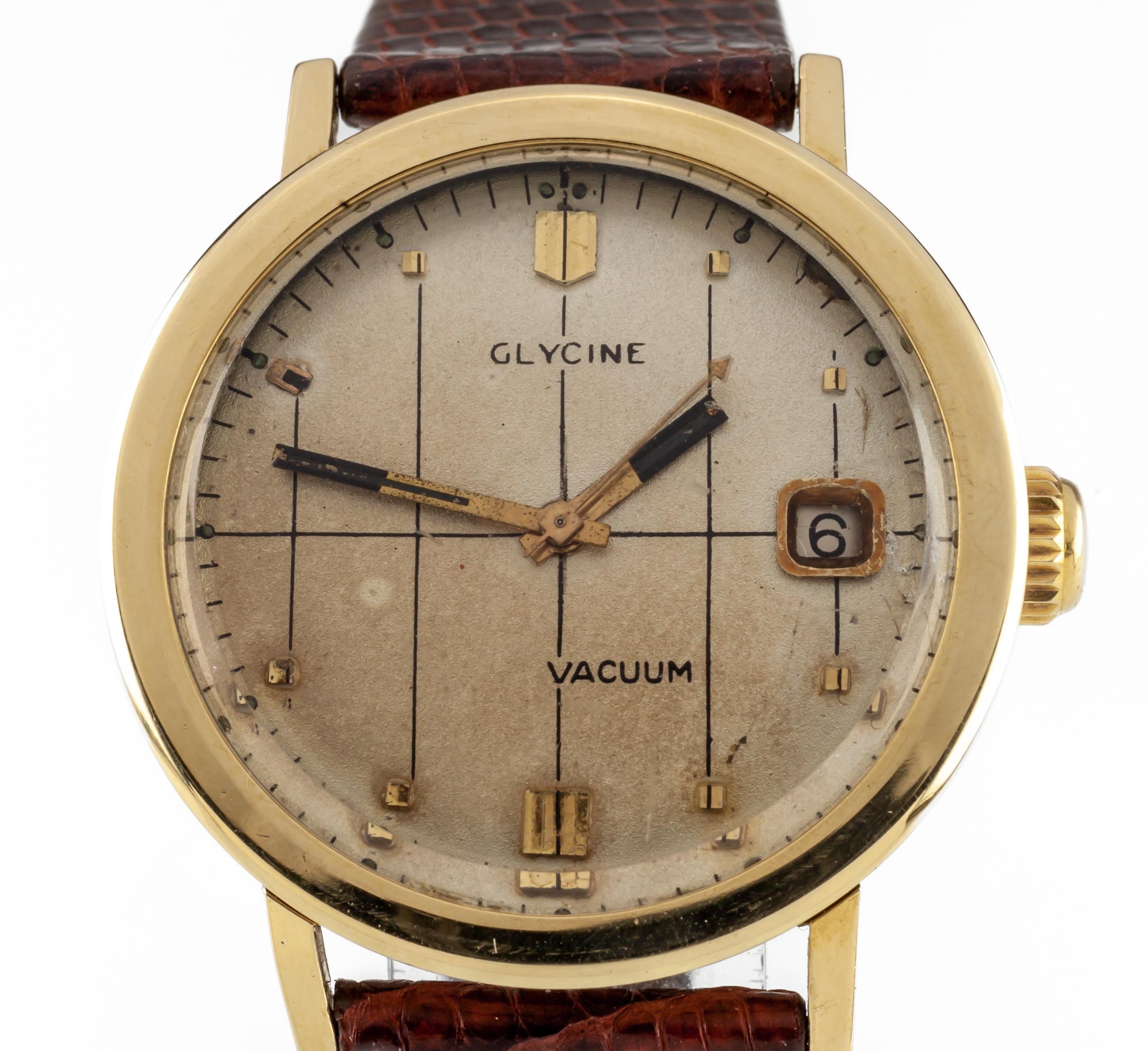 Glycine 18k Yellow Gold Men's Vintage Vacuum Automatic Watch 2472 In Good Condition For Sale In Sherman Oaks, CA