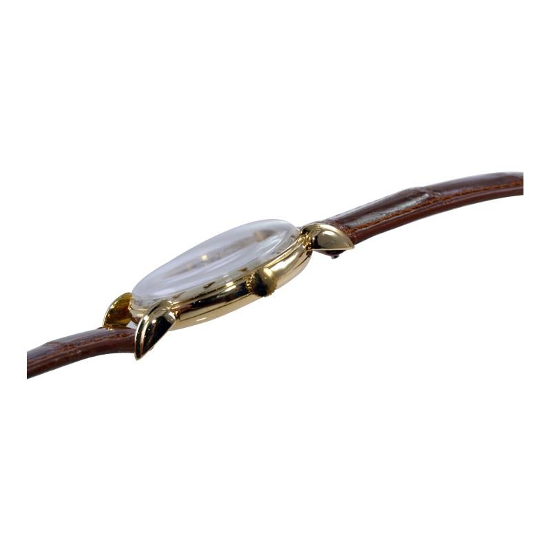 Glycine 18Kt. Solid Yellow Gold Art Deco Classic Round Manual Watch circa 1940's For Sale 3