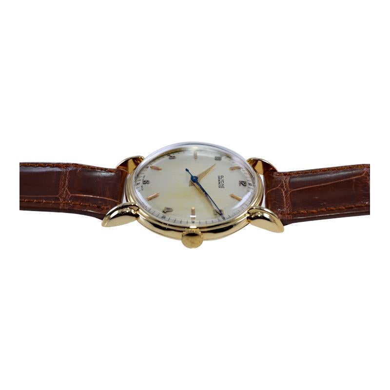 Glycine 18Kt. Solid Yellow Gold Art Deco Classic Round Manual Watch circa 1940's For Sale 2