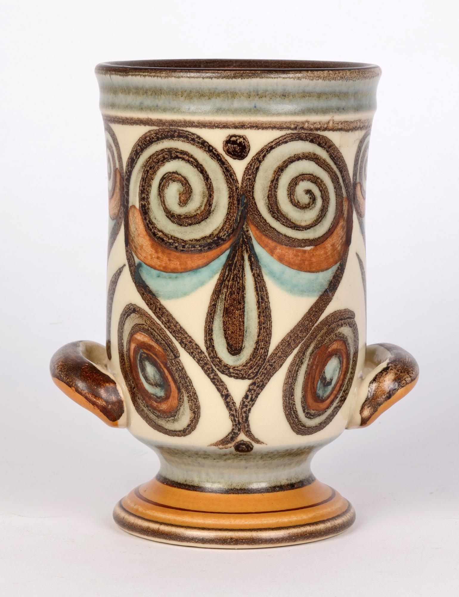 Vase mit Soraya-Muster von Glyn Colledge Langley Pottery im Angebot 5