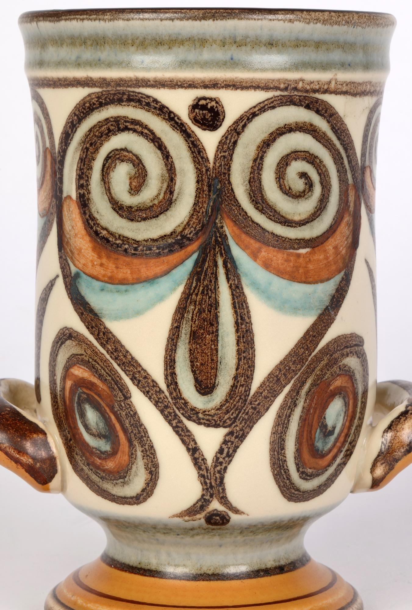 Vase à motif Soraya de la poterie Langley Glyn Colledge en vente 6