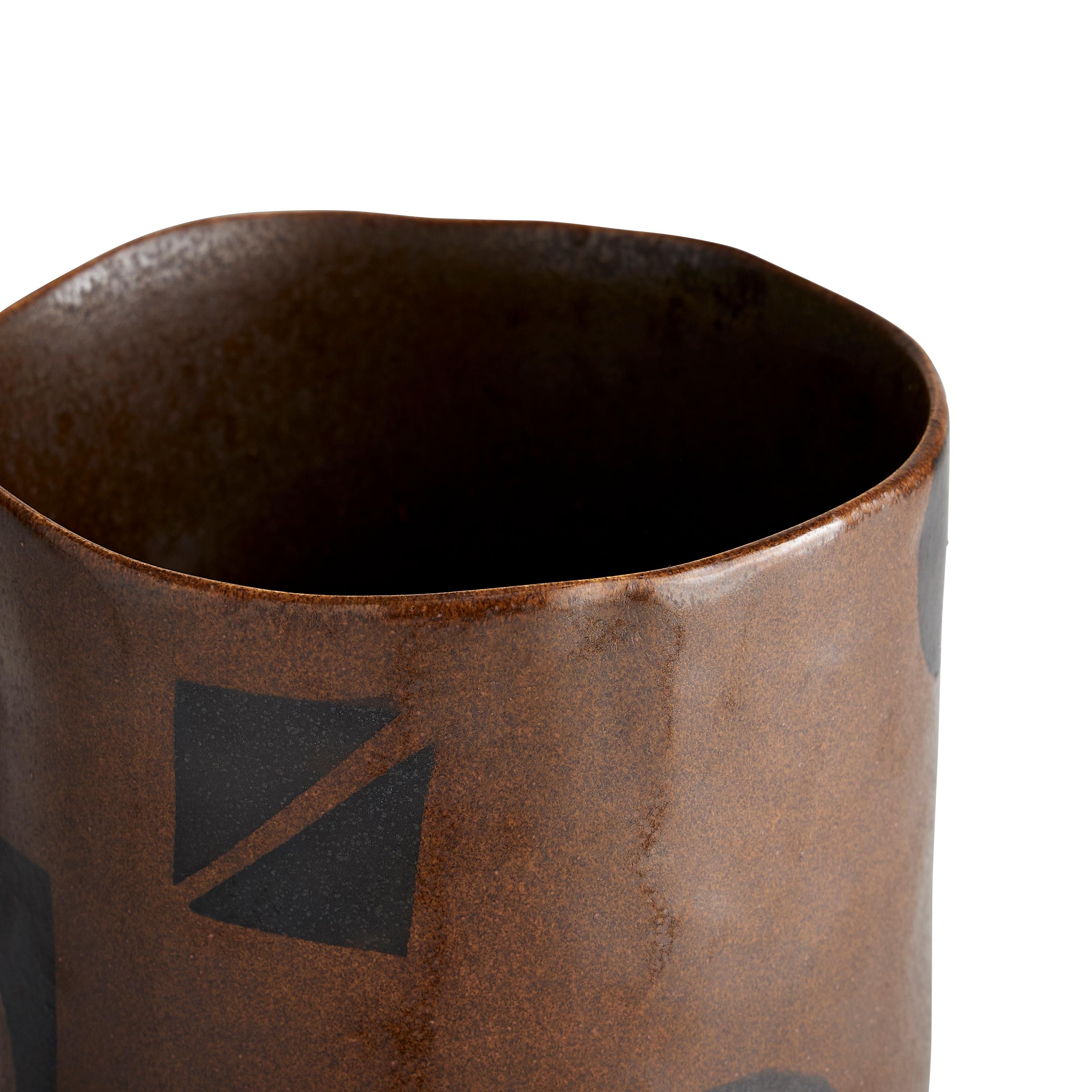Vaso Glyph, alto - Vaso in ceramica smaltata dipinto a mano In condizioni Nuovo in vendita a Dallas, TX