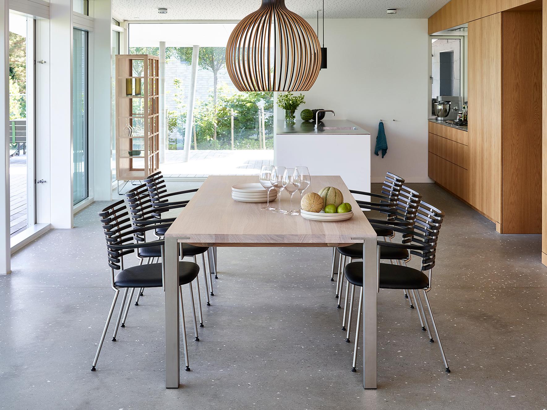 Danish GM2114 table, Oak - Design by Nissen & Gehl MDD For Sale