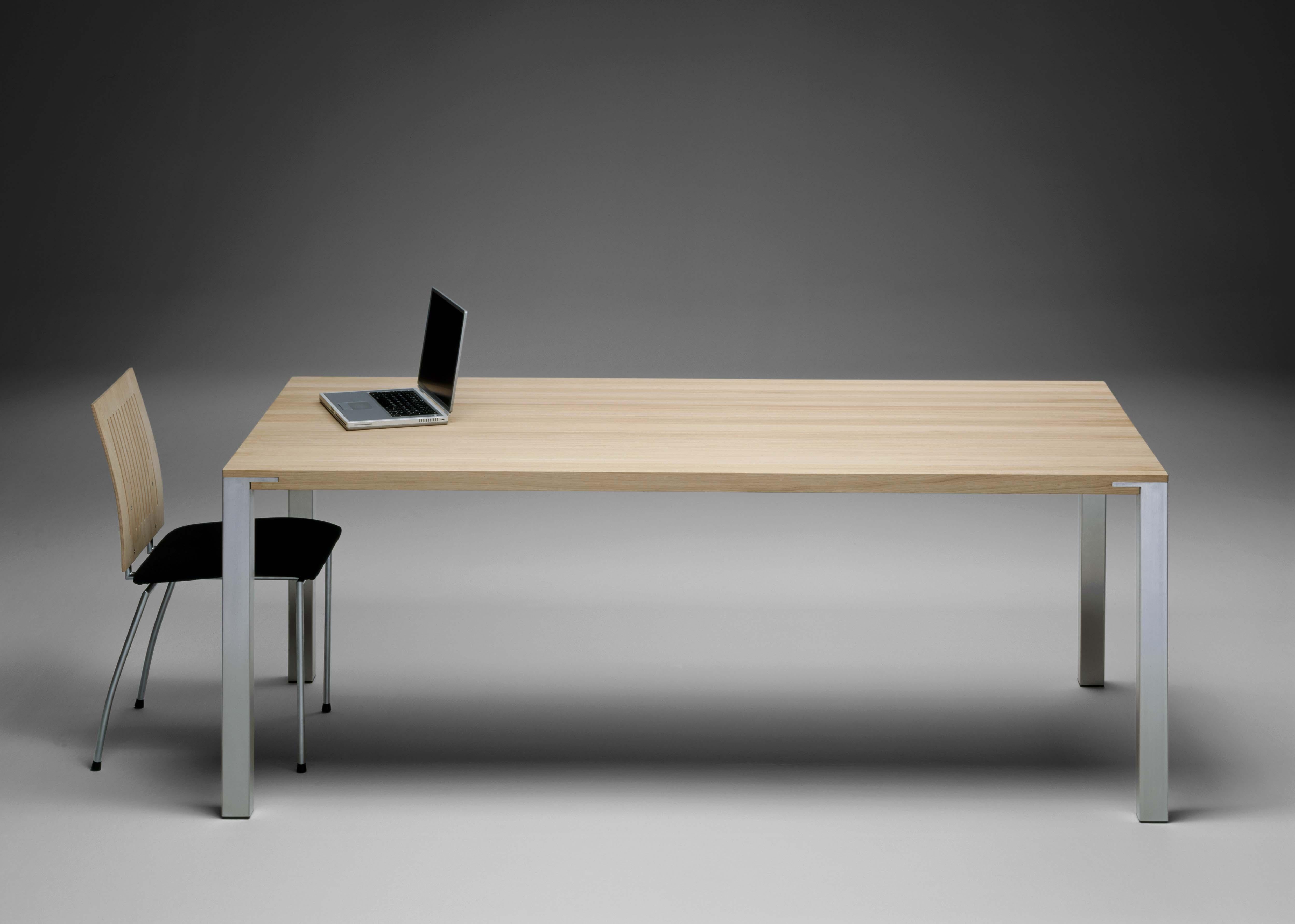 Hand-Crafted GM2114 table, Oak - Design by Nissen & Gehl MDD For Sale