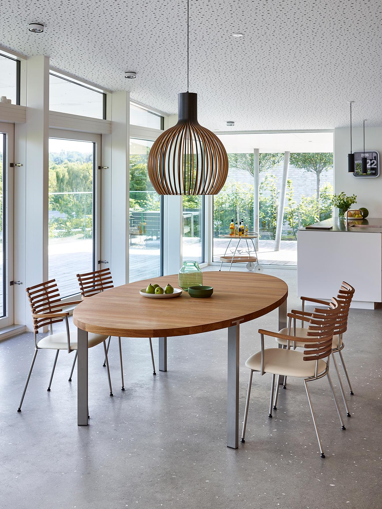 The GM 2100 series is designed with an eye for detail without compromising on a simple and elegant expression. The steel legs is elegantly combined with the solid wood, giving the table its unique and distinctive expression.

The GM 2142 and GM