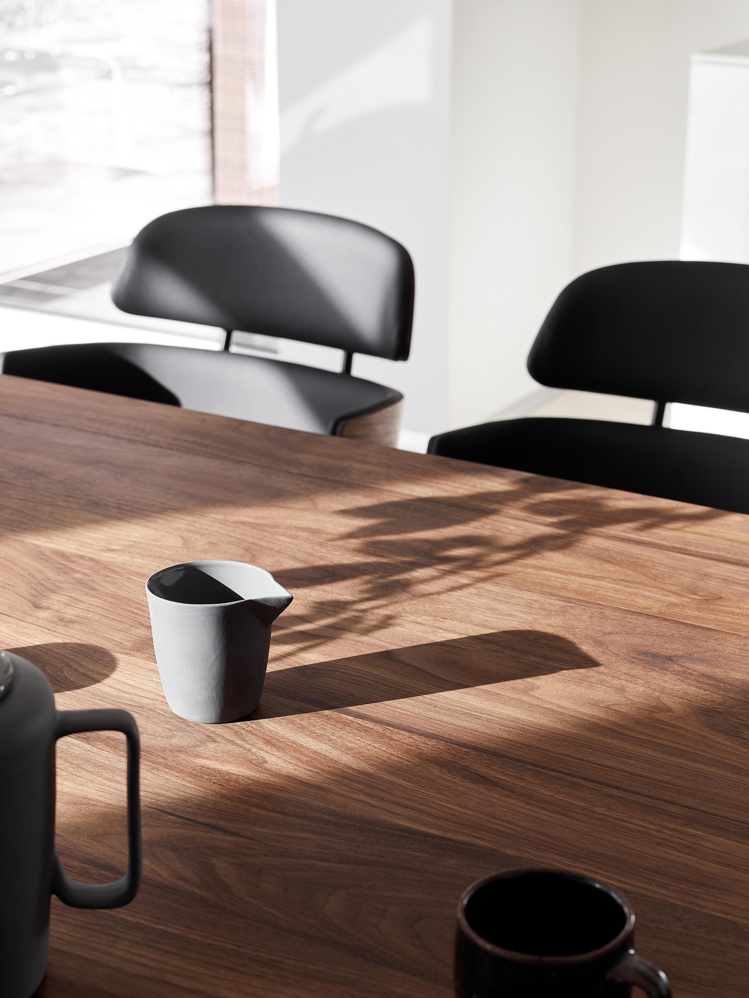 GM3540 Semi table, Walnut - Design by Gramrode Møbelfabrik In New Condition For Sale In Juelsminde, DK