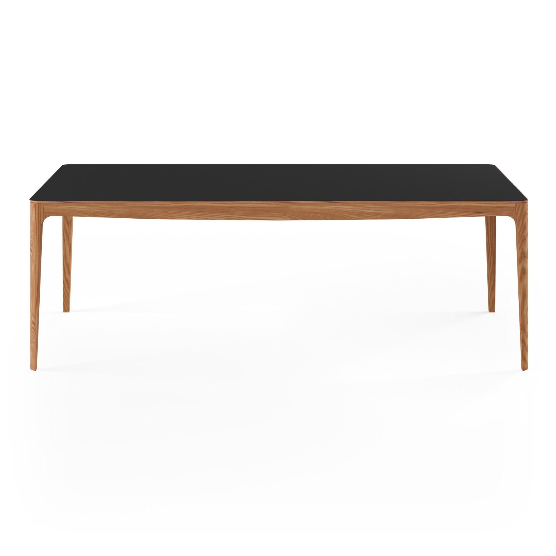 The Ro table series combines Classic cabinetmaker traditions with a clean expression that fits a modern setting.
In close collaboration with designer, Hans Sandgren Jakobsen, we have developed the table, GM 3700 Ro. Hans Sandgren has designed a