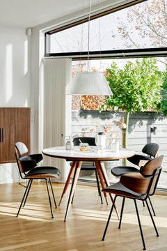 GM3900 Edge Round Table, Walnut - Design by Nissen & Gehl MDD