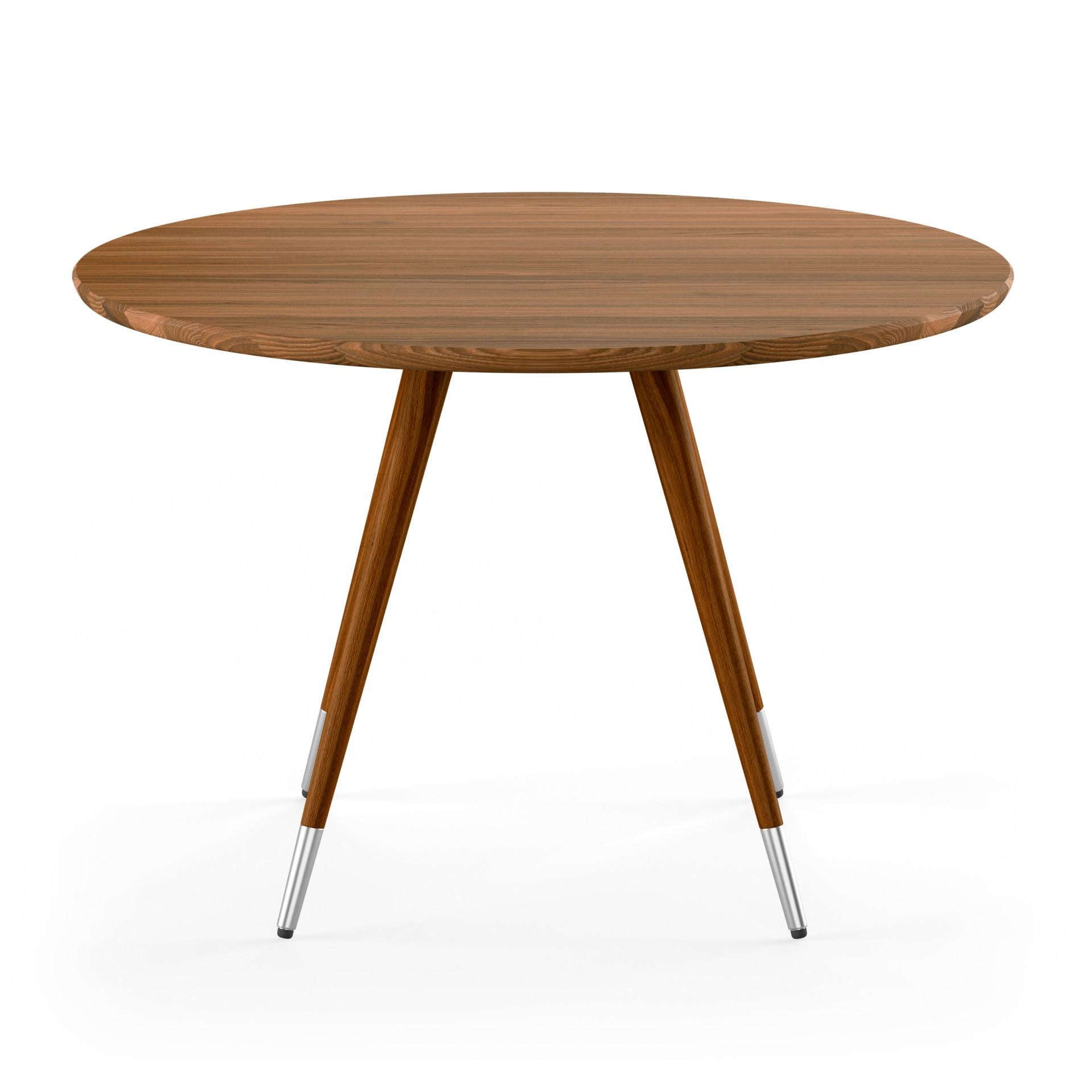 Scandinavian Modern GM3900 Edge Round Table, Walnut - Design by Nissen & Gehl MDD For Sale