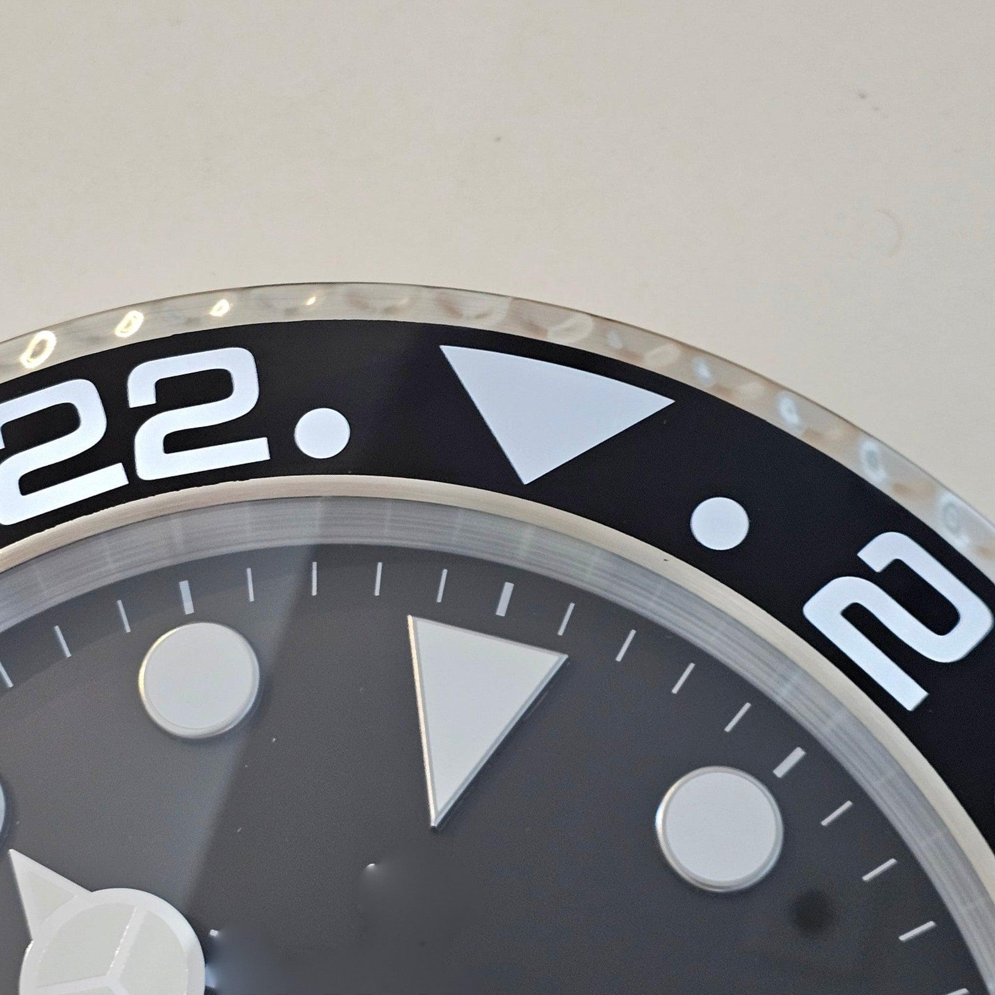 GMT-MASTER Store Display Wall Clock in Stainless Steel & Green Enamel In Excellent Condition For Sale In Miami, FL