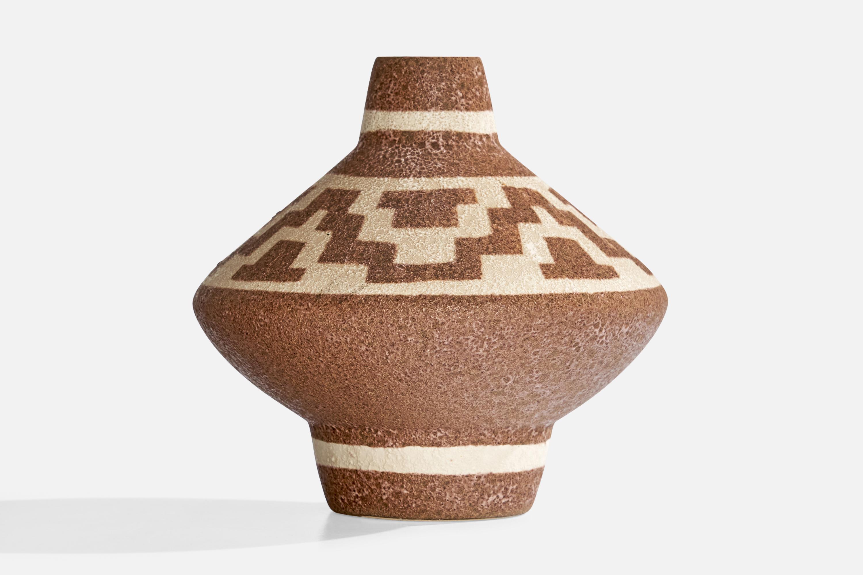 Gmundner Keramik, Vase, Ceramic, Austria, 1960s In Good Condition In High Point, NC