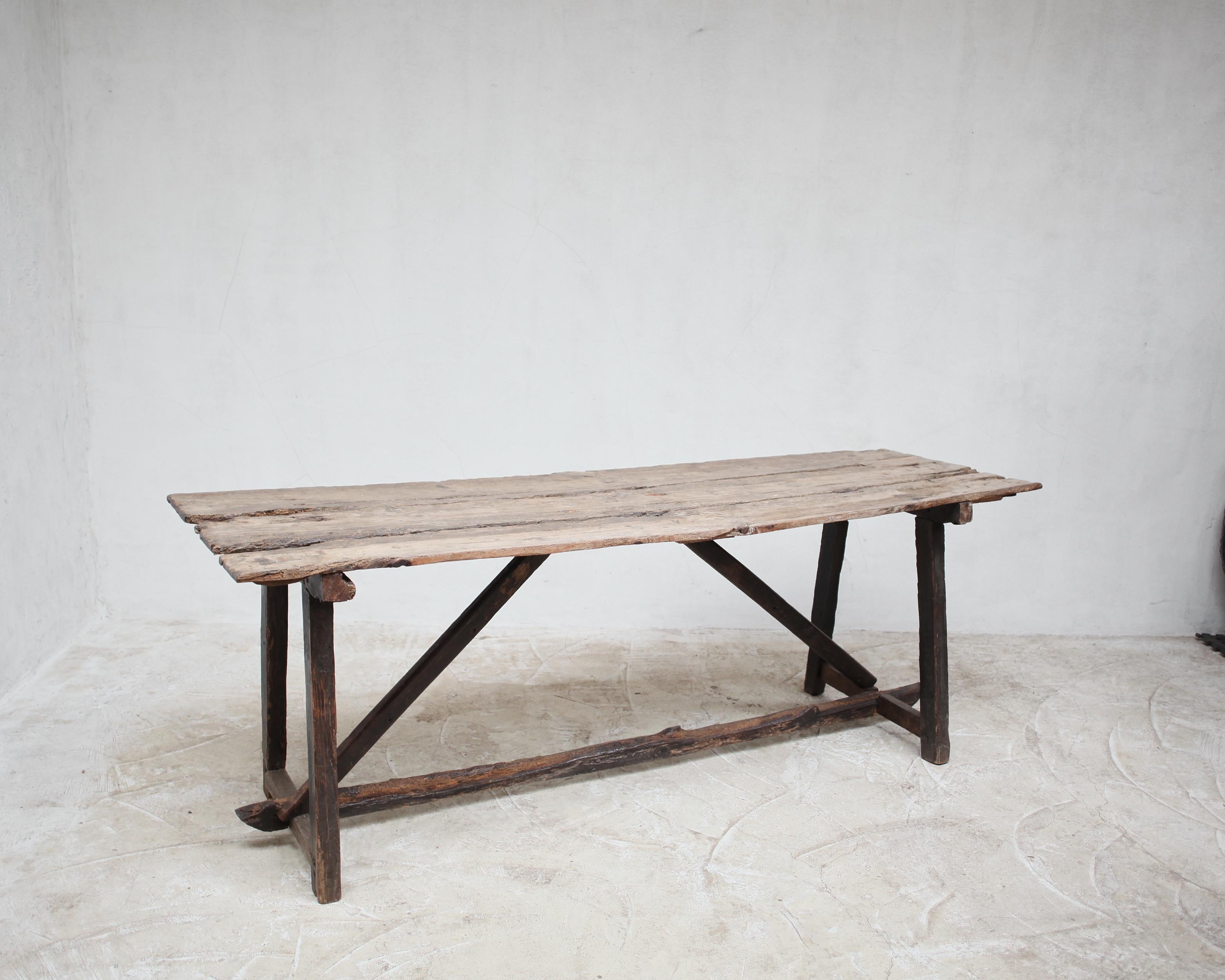 Mesa Catalana Wabi Sabi del S. XVIII en venta 7