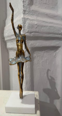 Ballerina Blue Skirt- Bronzeskulptur einer figurativen Ballerina zeitgenössische Kunst