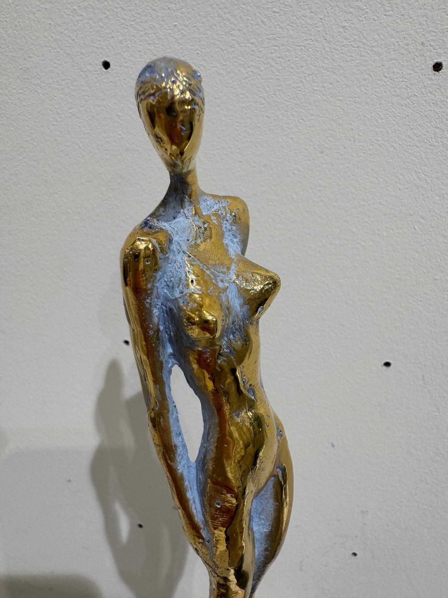 Ballerina-Bronze sculpture of a figurativ standing ballerina contemporary art 2